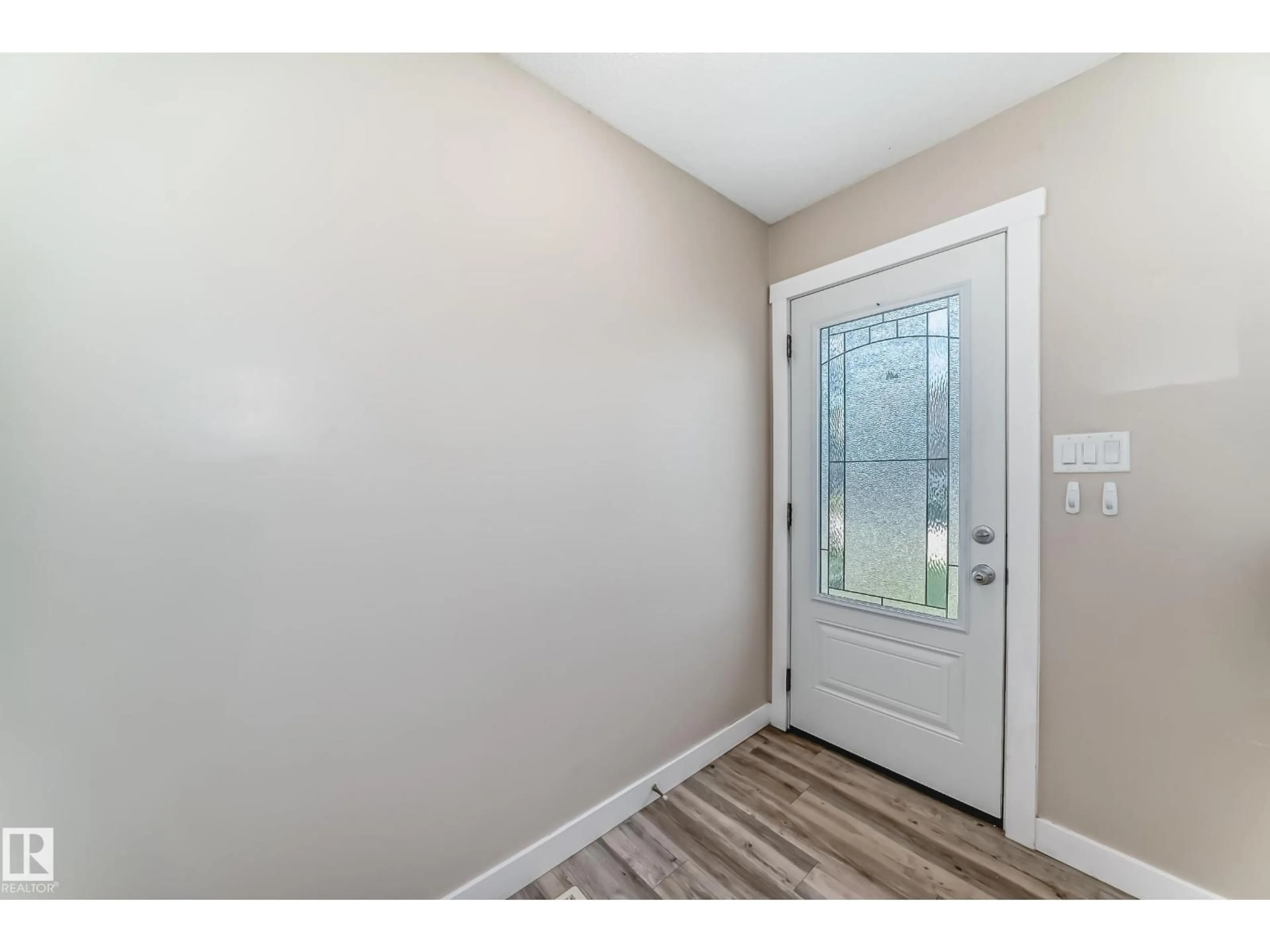 Indoor entryway for 8504 152A AV, Edmonton Alberta T5E3B2