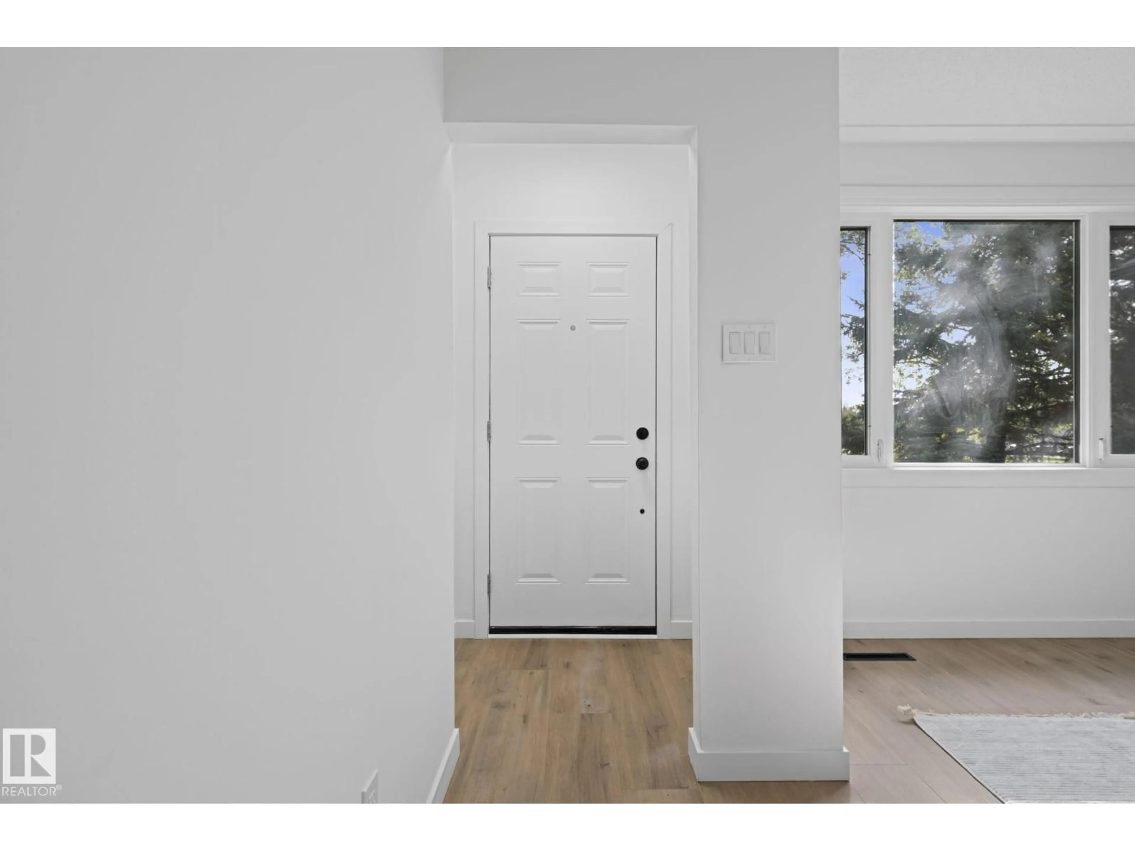 Indoor entryway for 12822 70 ST, Edmonton Alberta T5C0J8