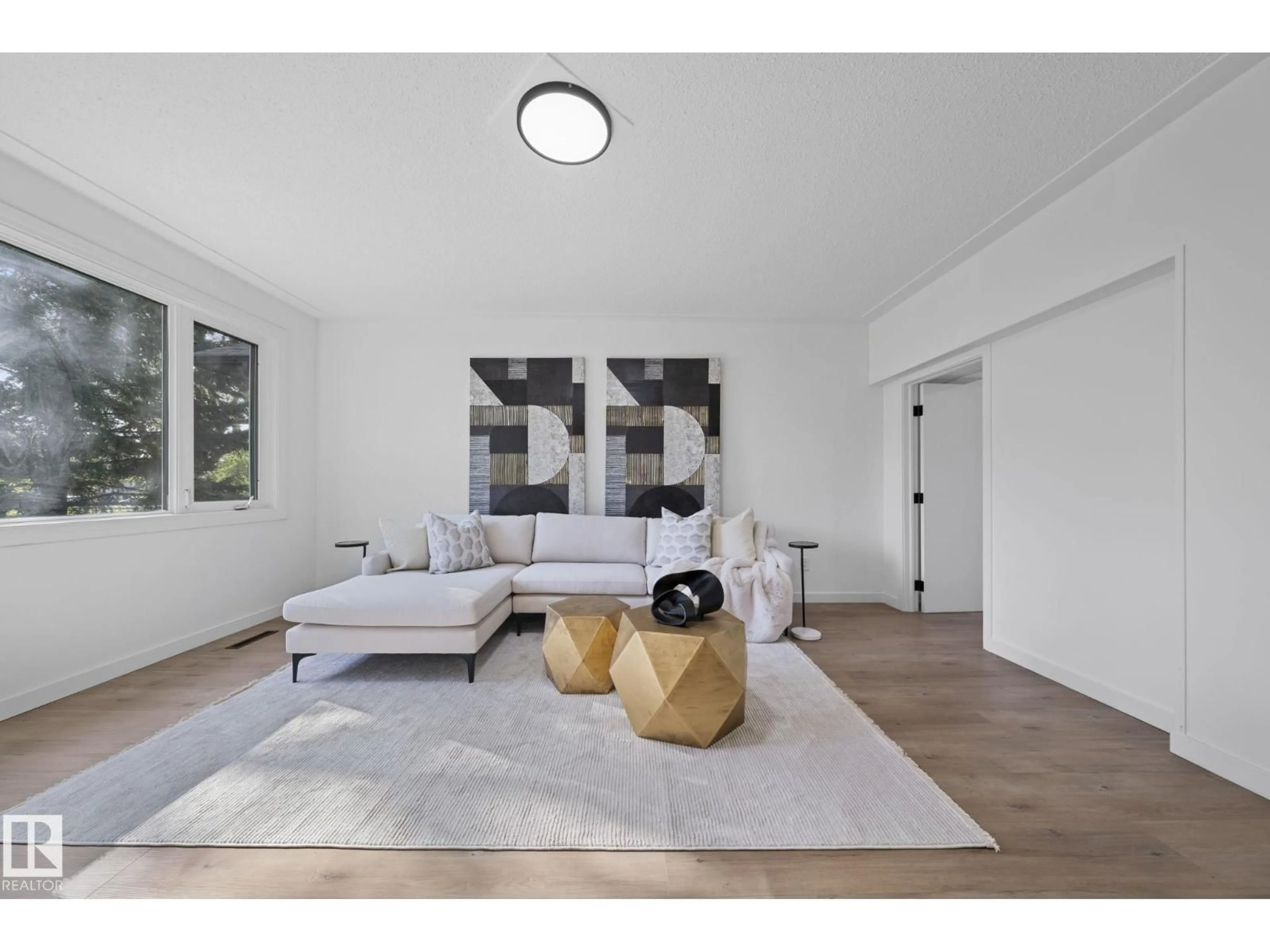 A pic of a room for 12822 70 ST, Edmonton Alberta T5C0J8