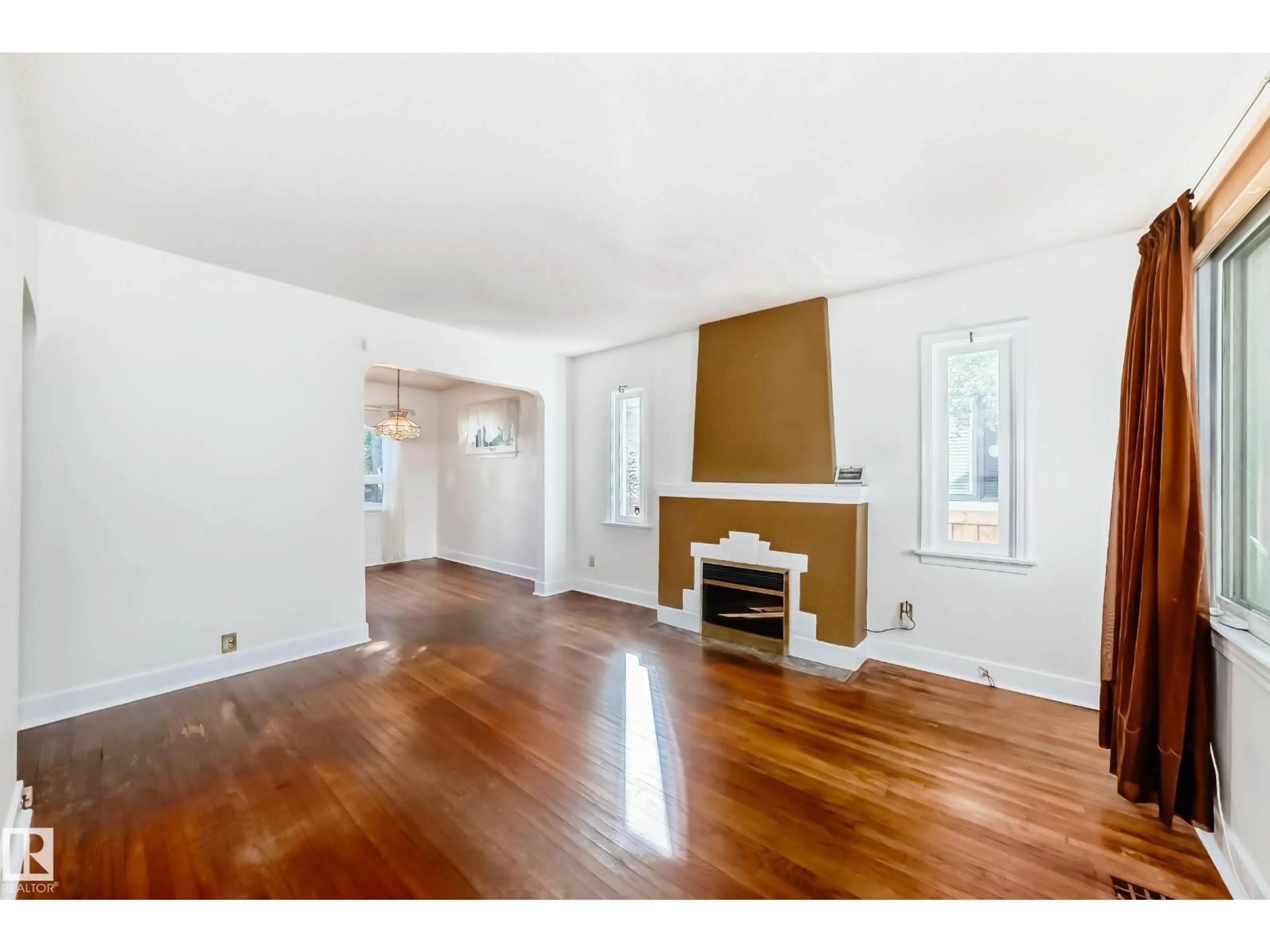 A pic of a room for 11425 71 ST, Edmonton Alberta T5B1V8