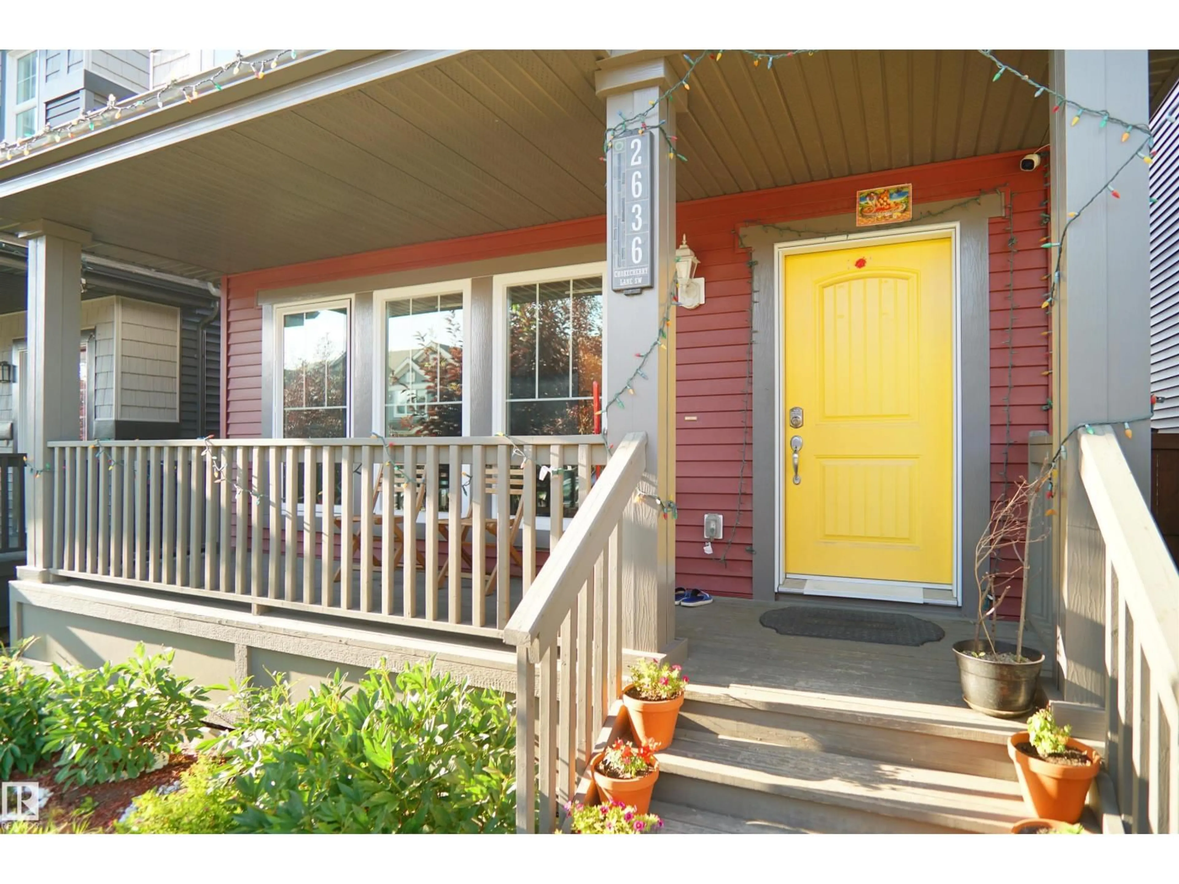 Indoor entryway for 2636 CHOKECHERRY LN, Edmonton Alberta T6X2J8