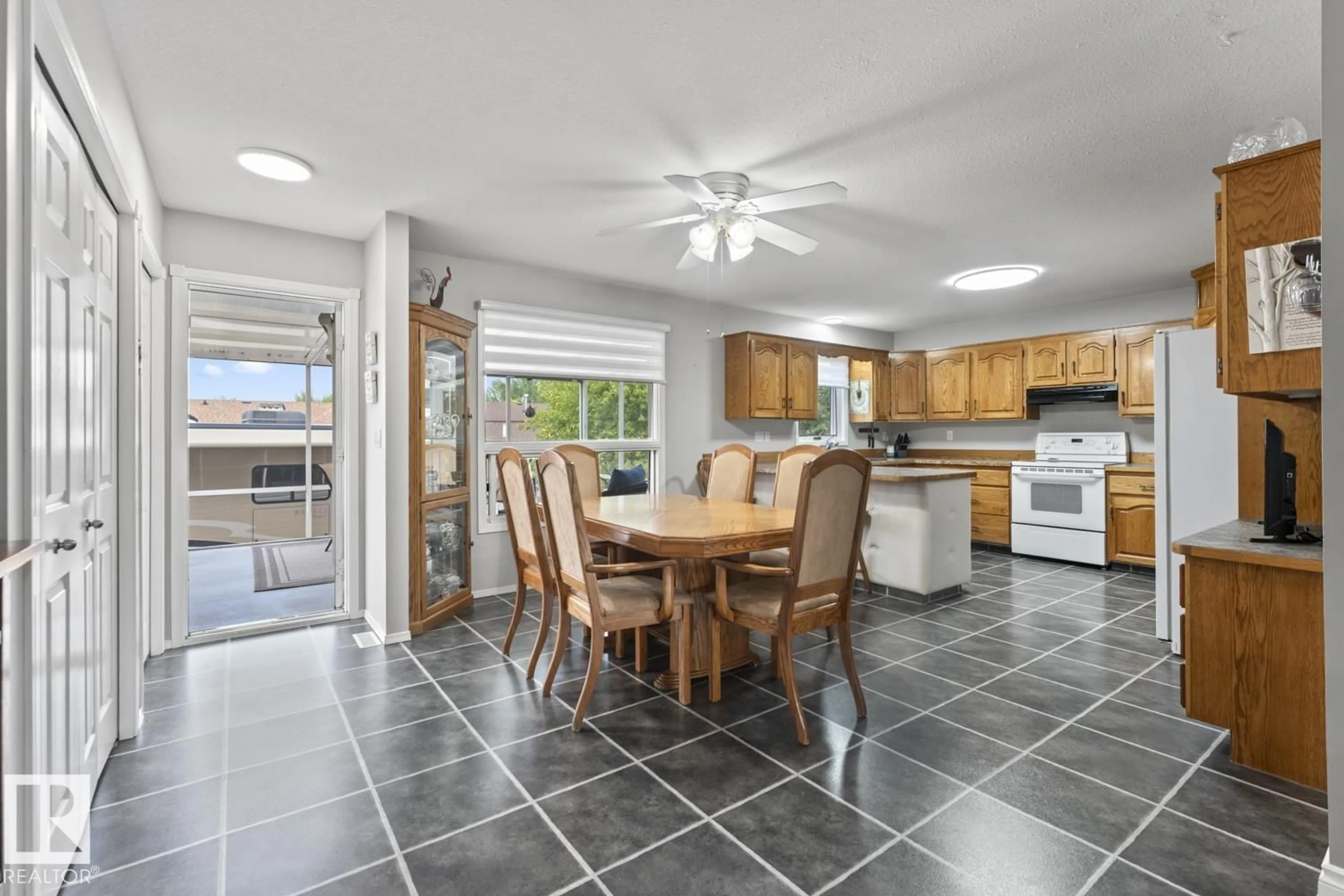 Open concept kitchen, ceramic/tile floor for 4115 40 AV, Bonnyville Town Alberta T9N1T9