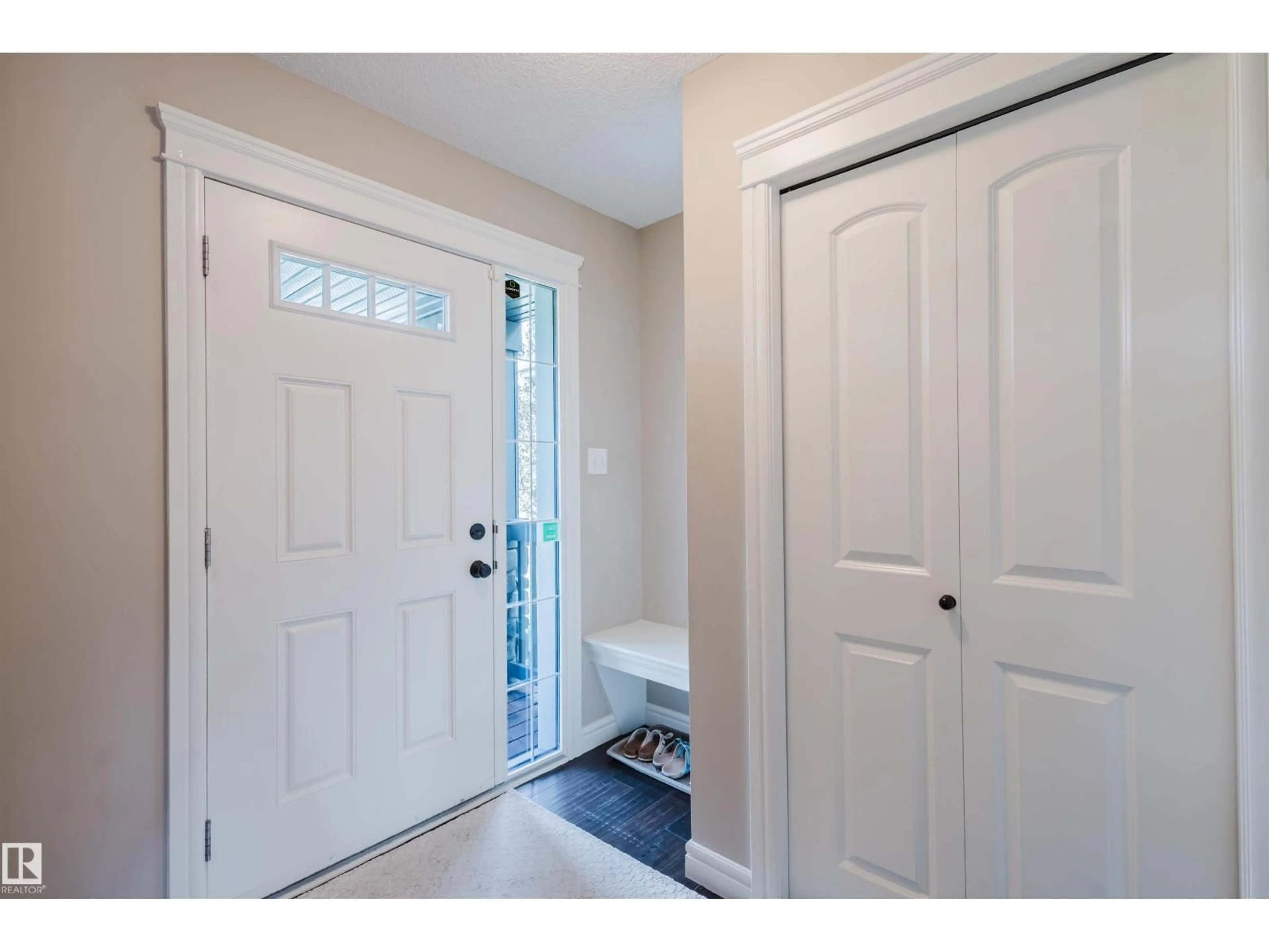 Indoor entryway for 2261 CASEY CR, Edmonton Alberta T6W3M8