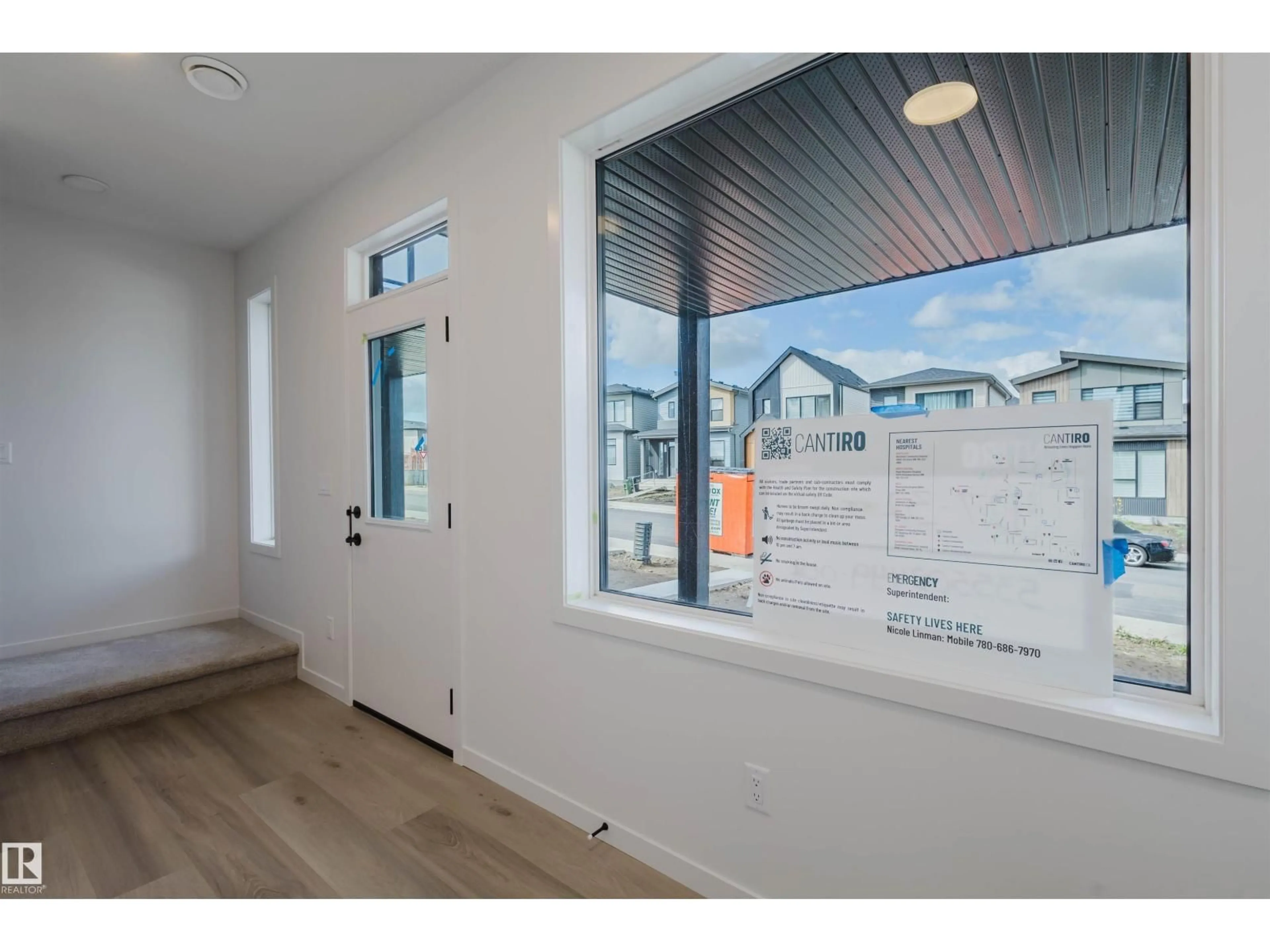 Indoor entryway for SW - 427 32 ST, Edmonton Alberta T6X3C8