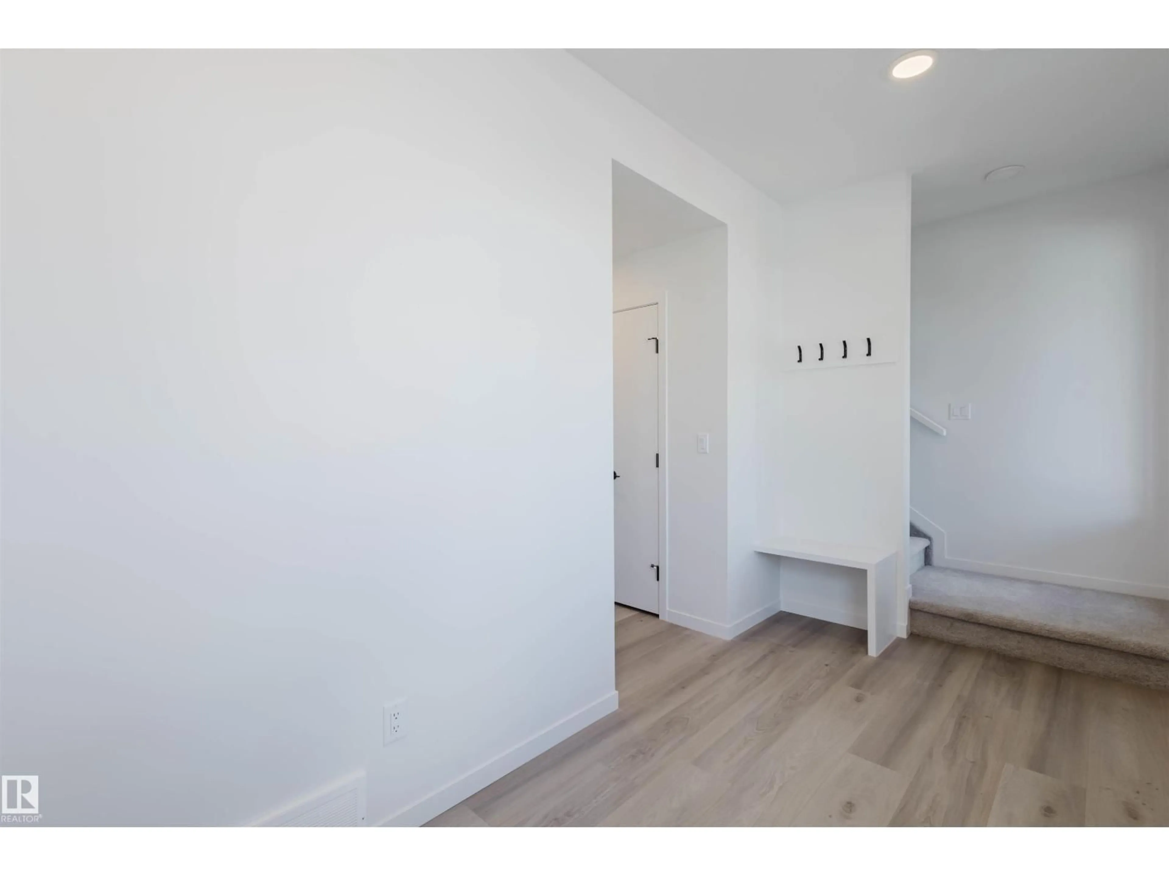 Indoor entryway for SW - 427 32 ST, Edmonton Alberta T6X3C8