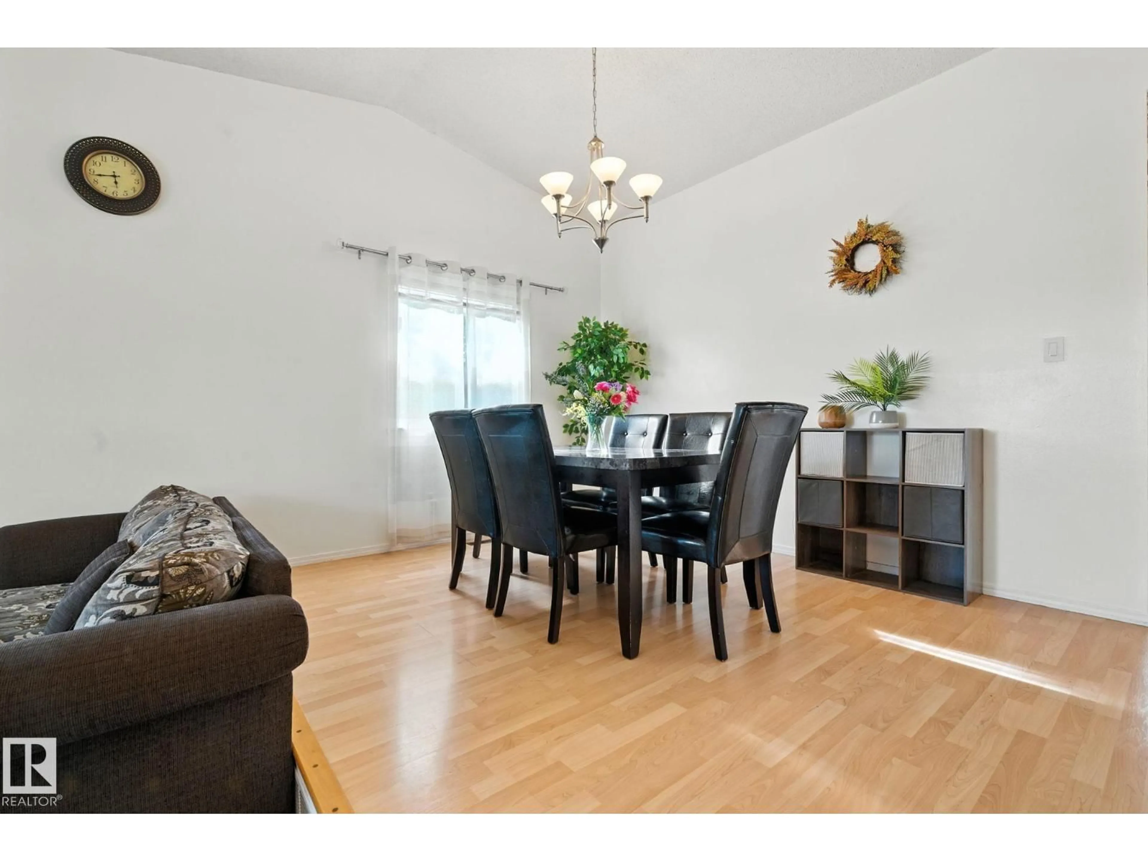 Dining room, wood/laminate floor for NW - 7336 152C AV, Edmonton Alberta T5C3M8