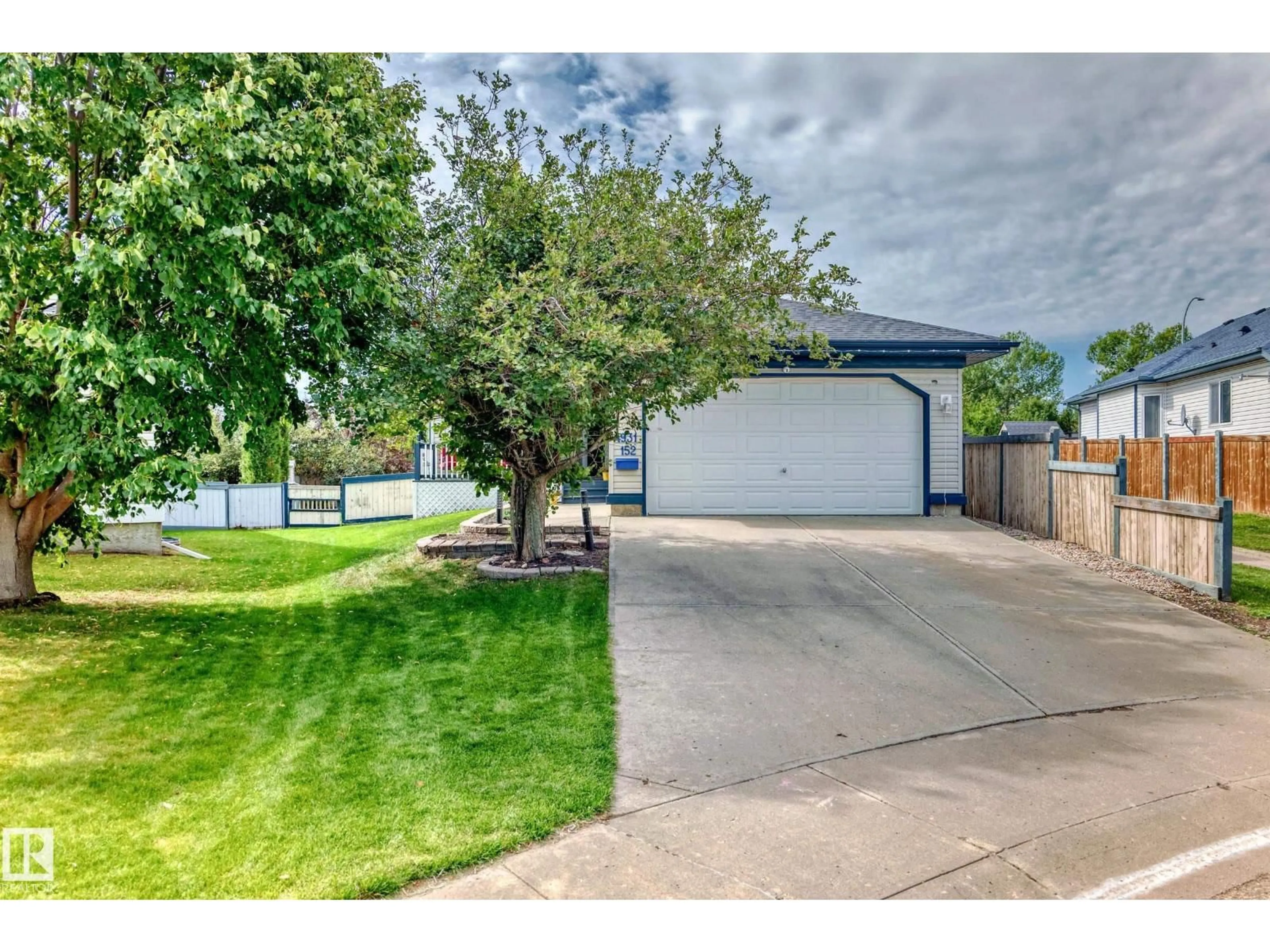 A pic from outside/outdoor area/front of a property/back of a property/a pic from drone, street for 4931 152 AVE, Edmonton Alberta T5Y3C2