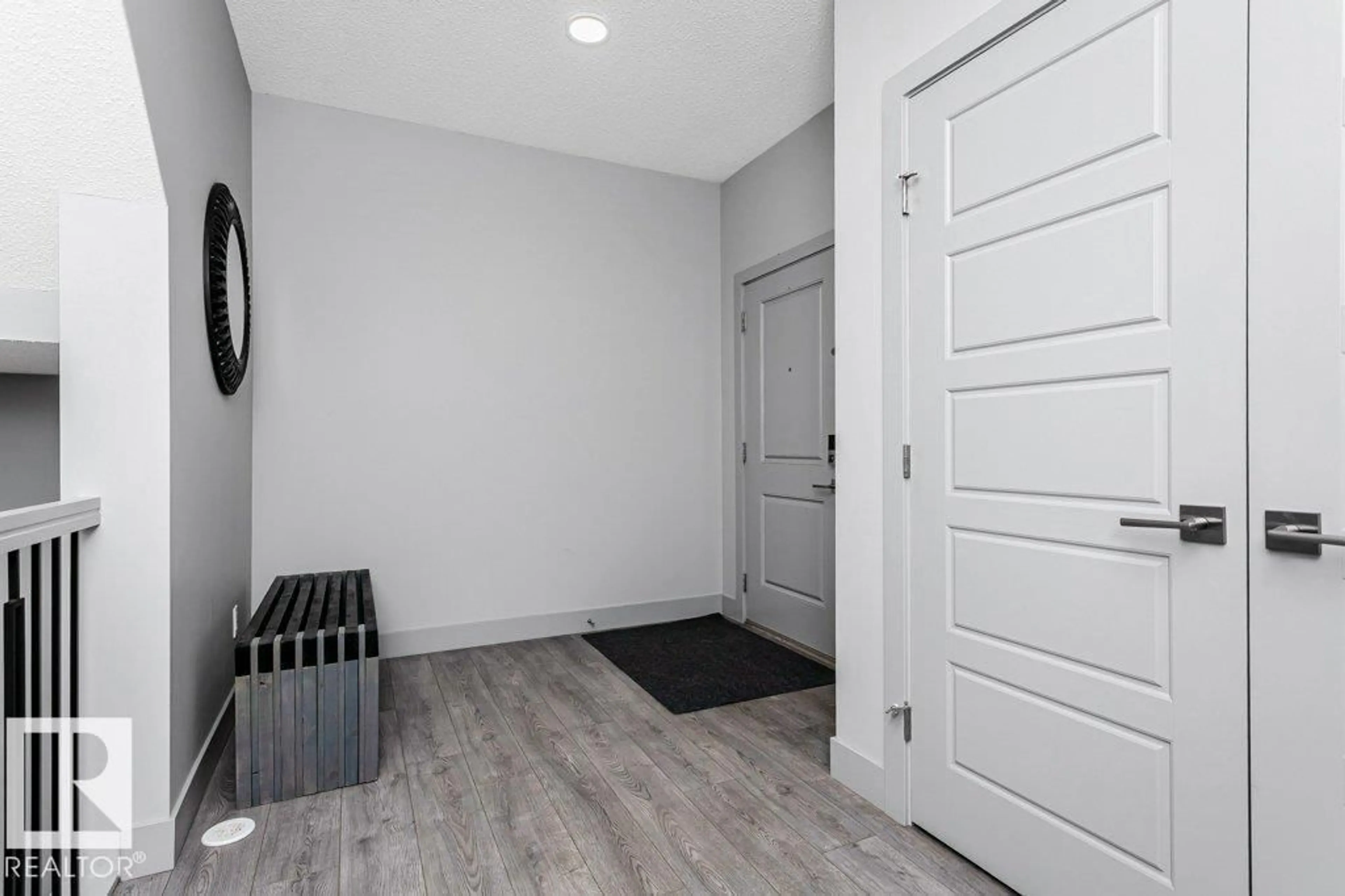 Indoor entryway for SW - 2257 57 ST, Edmonton Alberta T6X2P3