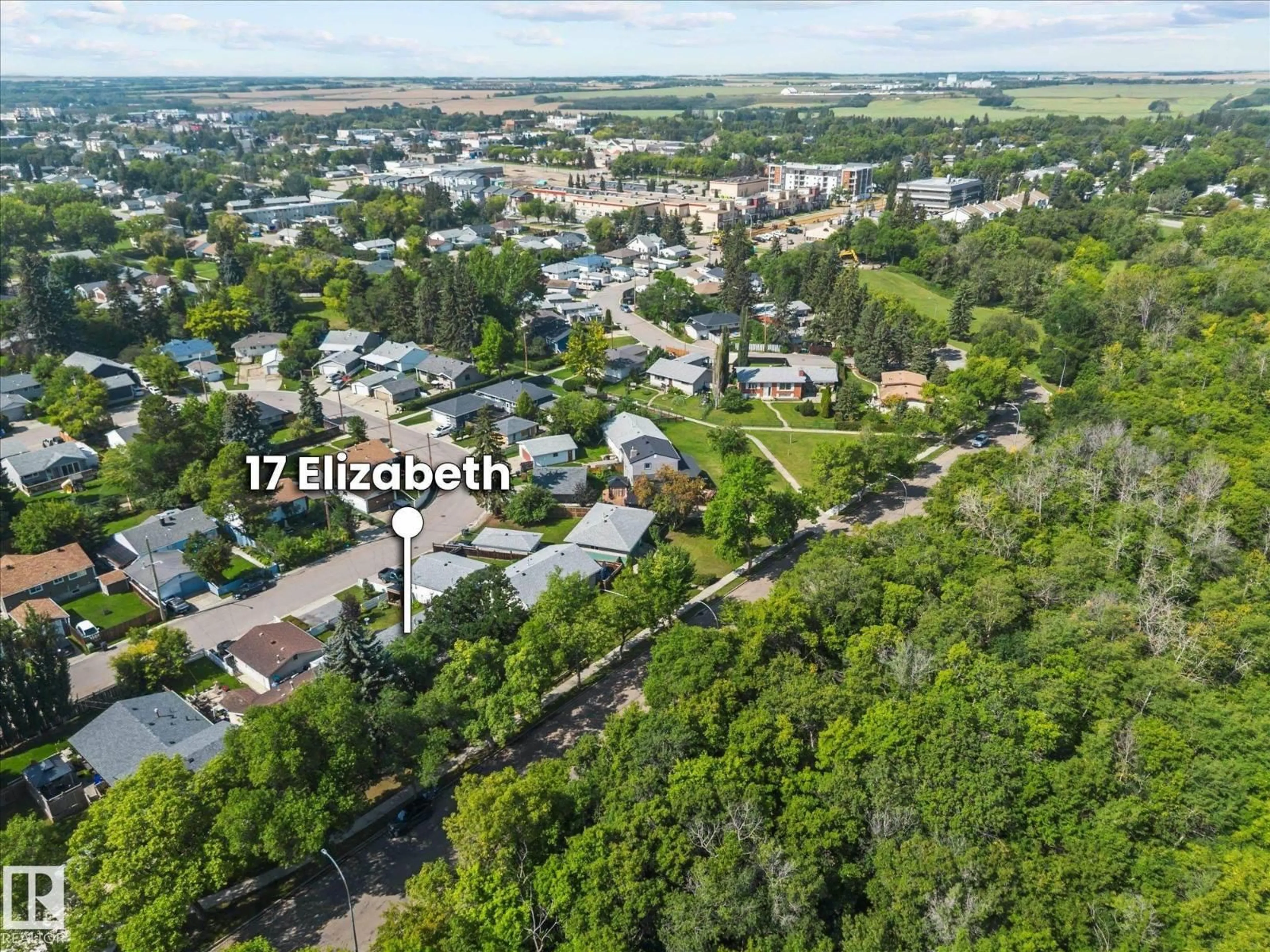 A pic from outside/outdoor area/front of a property/back of a property/a pic from drone, street for 17 ELIZABETH DR, Fort Saskatchewan Alberta T8L2M3