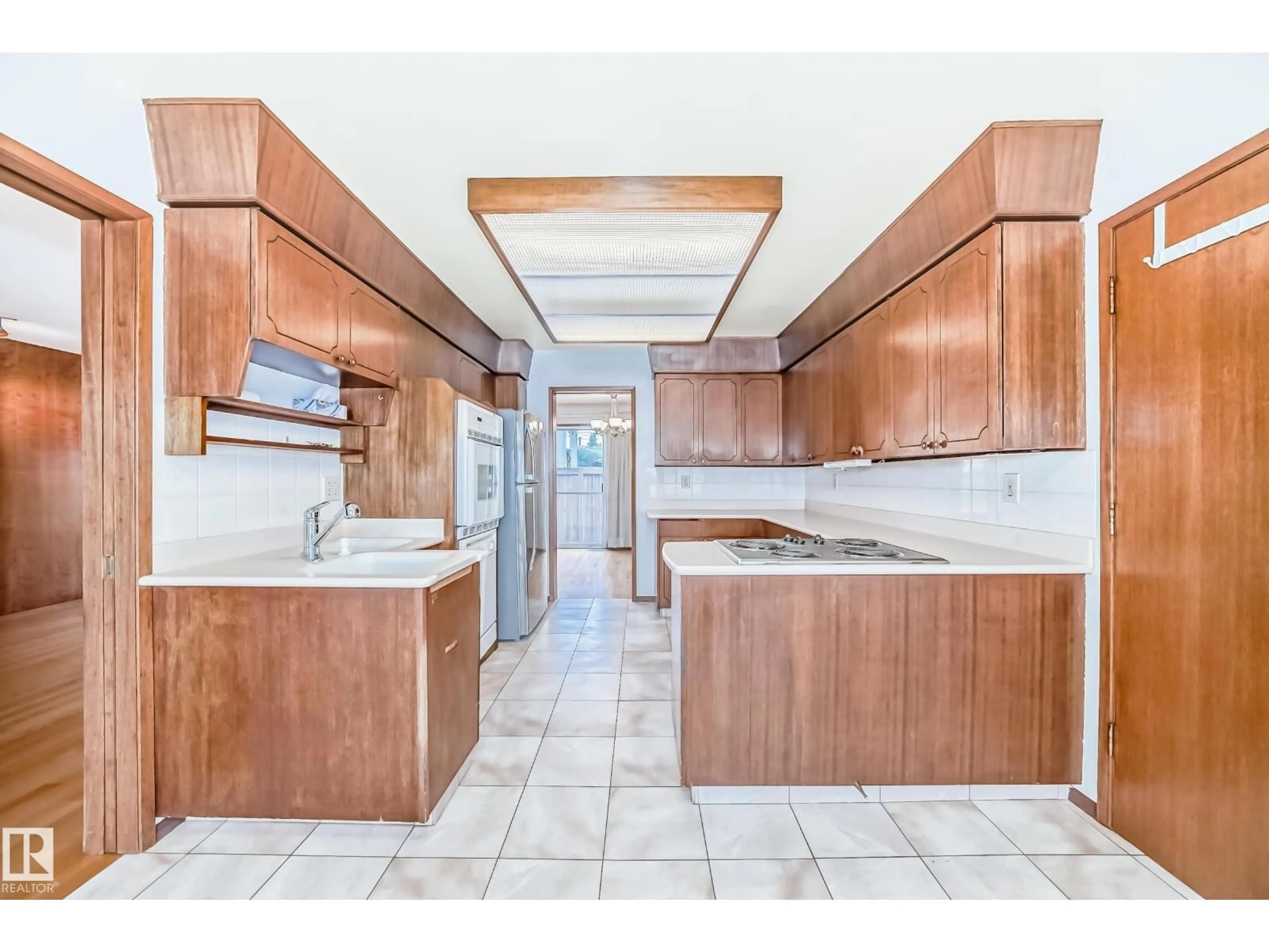 Standard kitchen, ceramic/tile floor for 13316 129 AV, Edmonton Alberta T5L3K2