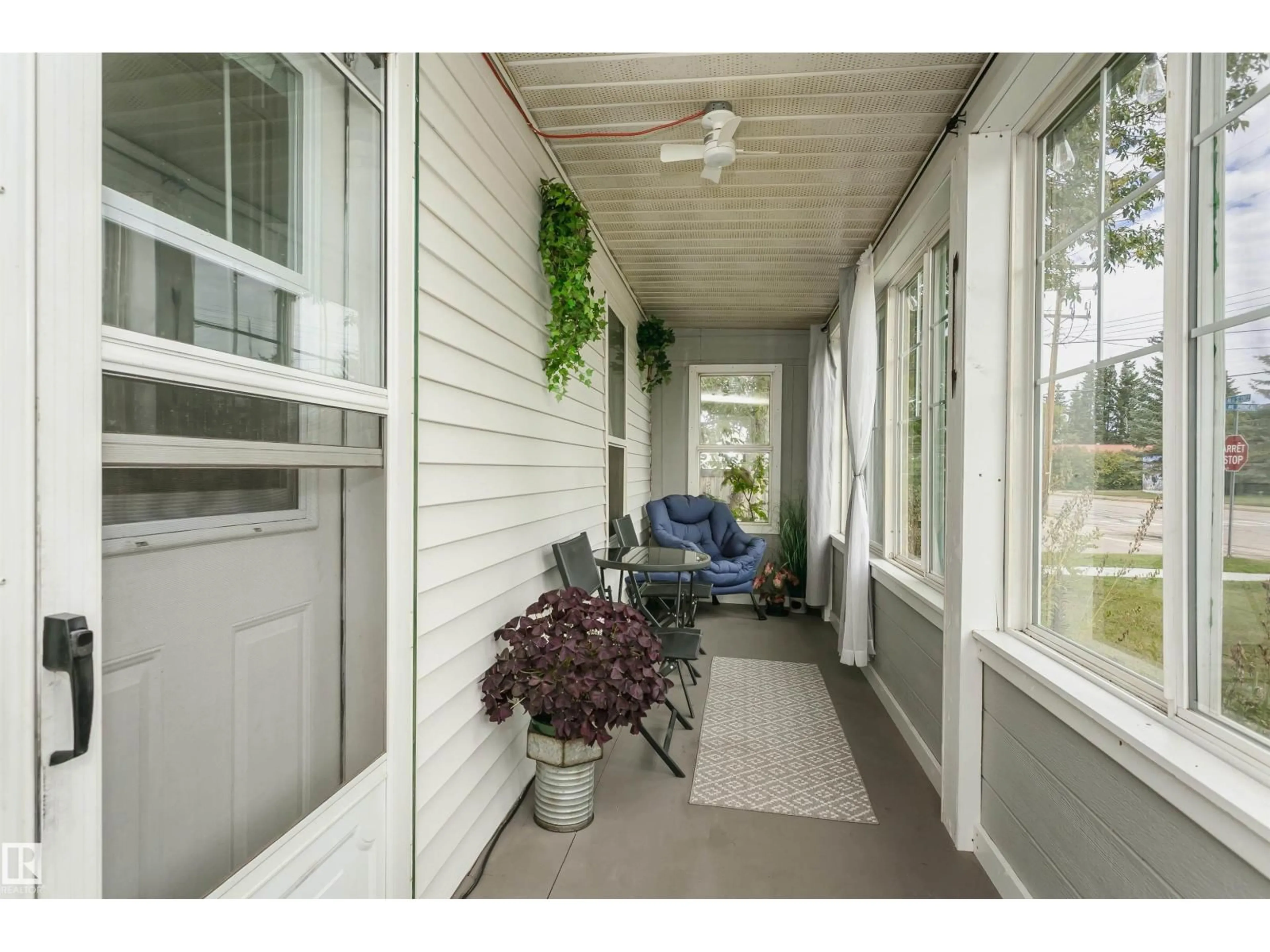 Indoor entryway for 5024 46 ST, Legal Alberta T0G1L0