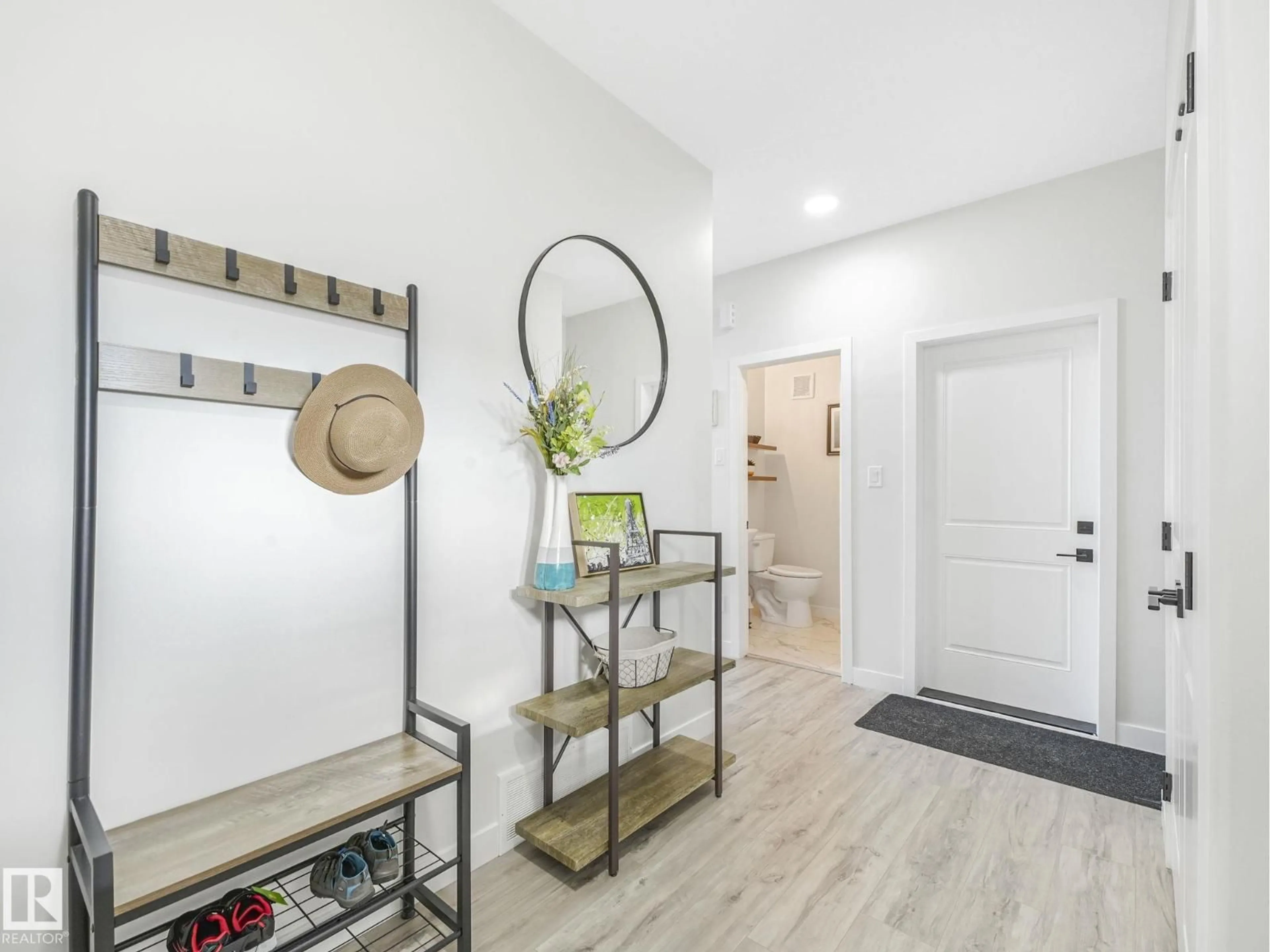 Indoor entryway for 111 BLUFF CV, Leduc Alberta T9E1M8
