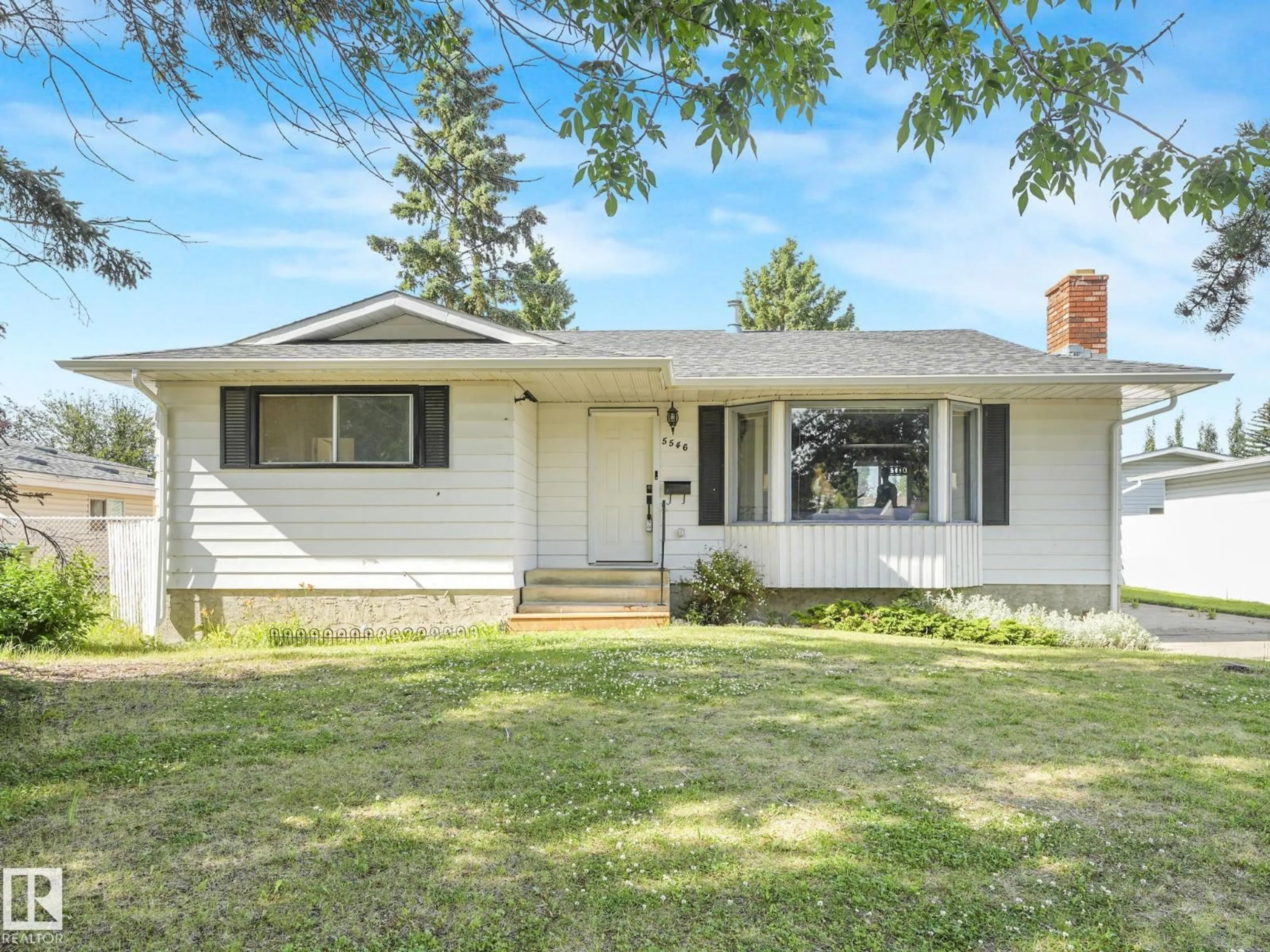 Home with vinyl exterior material, street for 5546 CENTENNIAL DR, Wetaskiwin Alberta T9A2L7