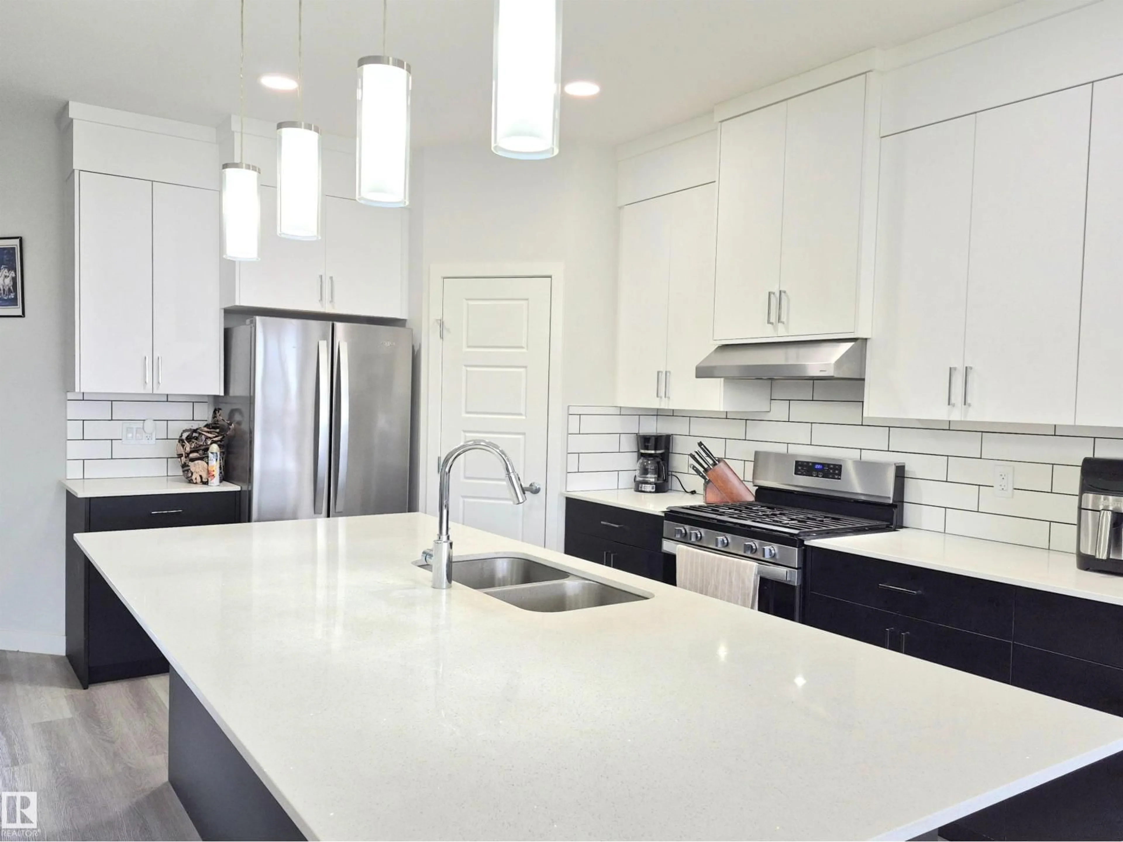 Contemporary kitchen, ceramic/tile floor for SW - 1727 PLUM CR, Edmonton Alberta T6X1Z1