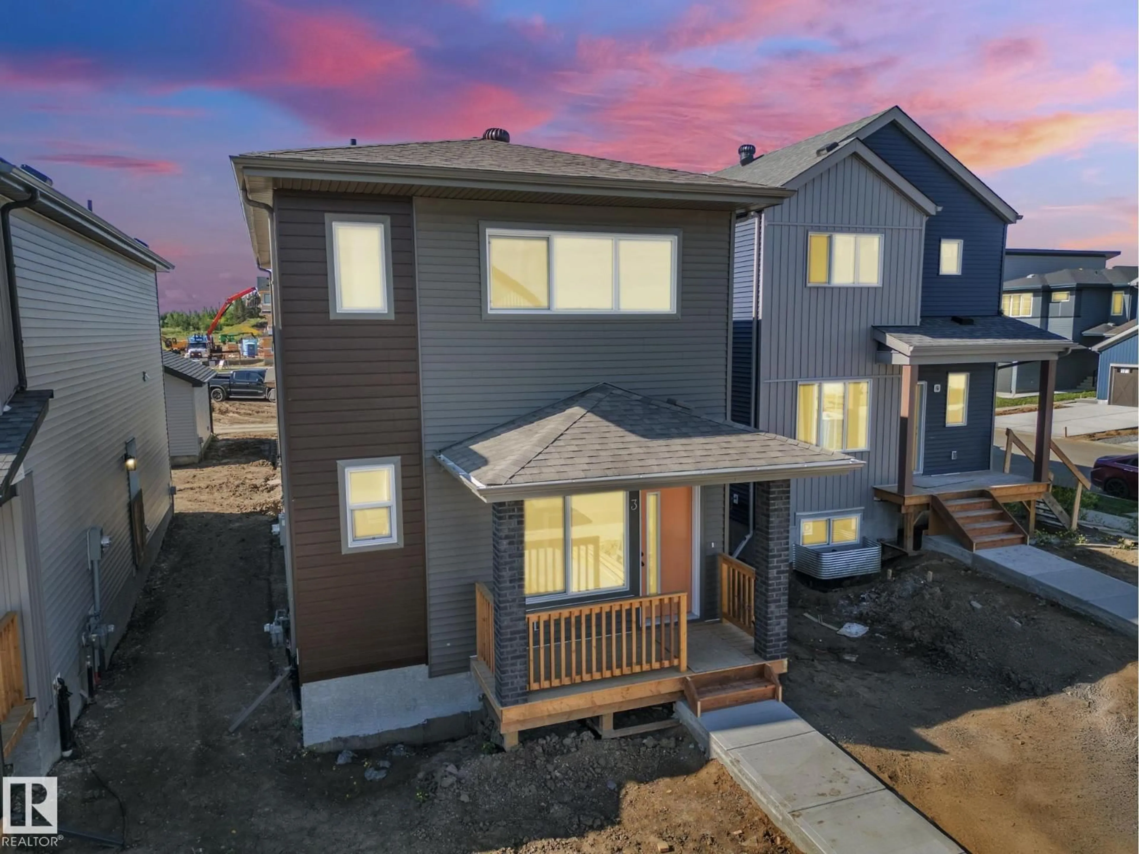 A pic from outside/outdoor area/front of a property/back of a property/a pic from drone, street for 3 ETON LI, Spruce Grove Alberta T7X4B7
