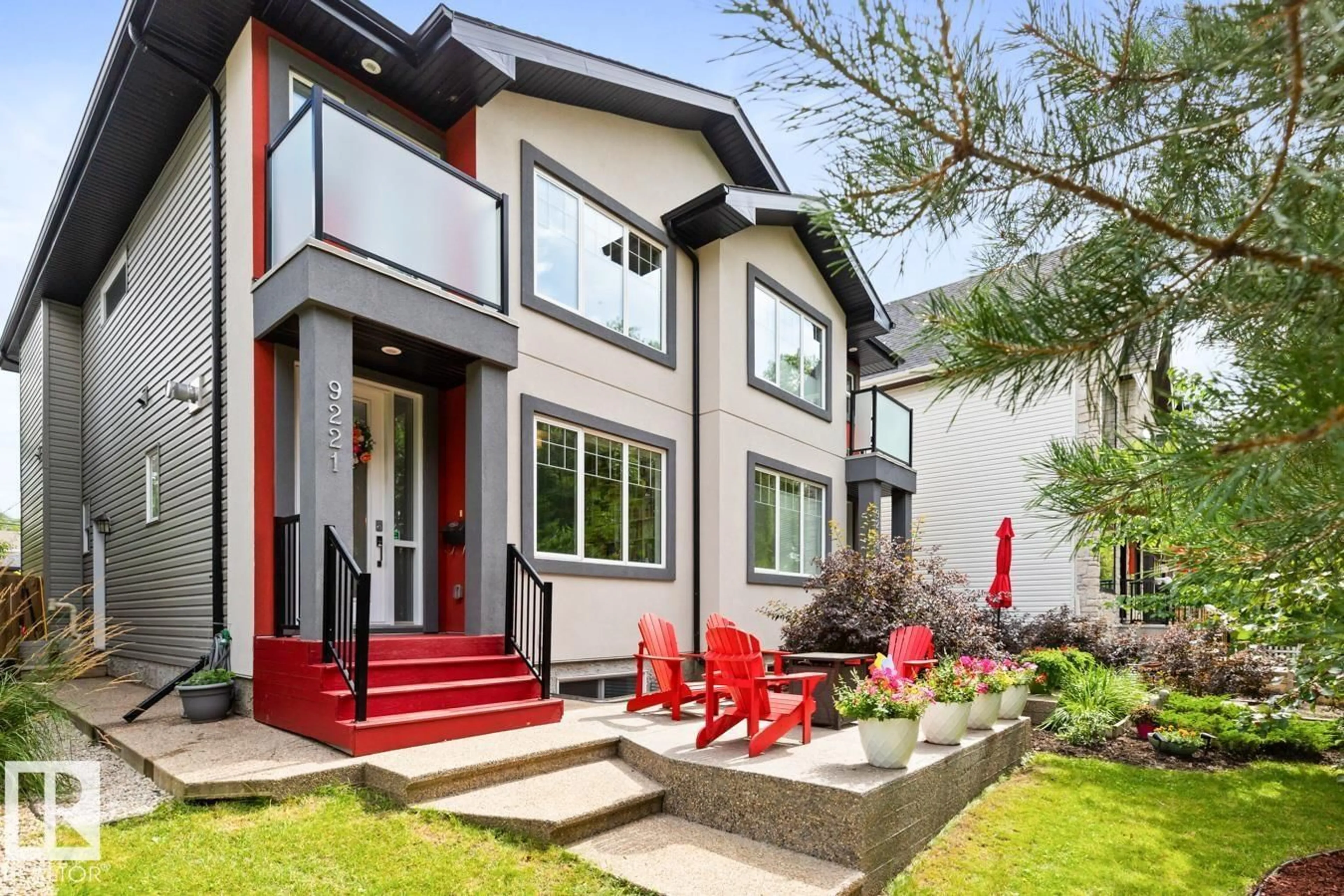 Home with vinyl exterior material, street for NW - 9221 93 ST, Edmonton Alberta T6C3T5