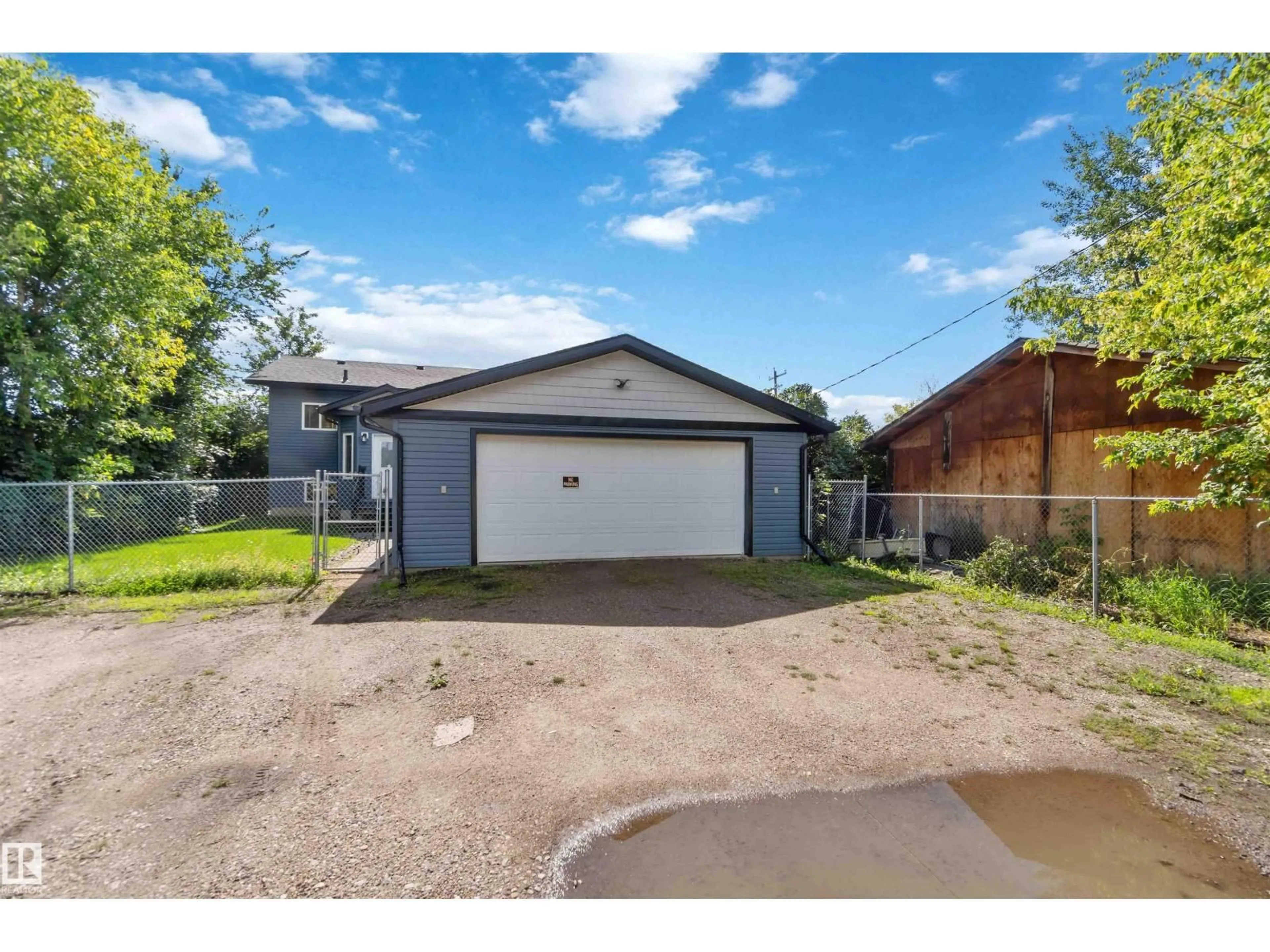A pic from outside/outdoor area/front of a property/back of a property/a pic from drone, street for 5316 48 AV, Redwater Alberta T0A2W0