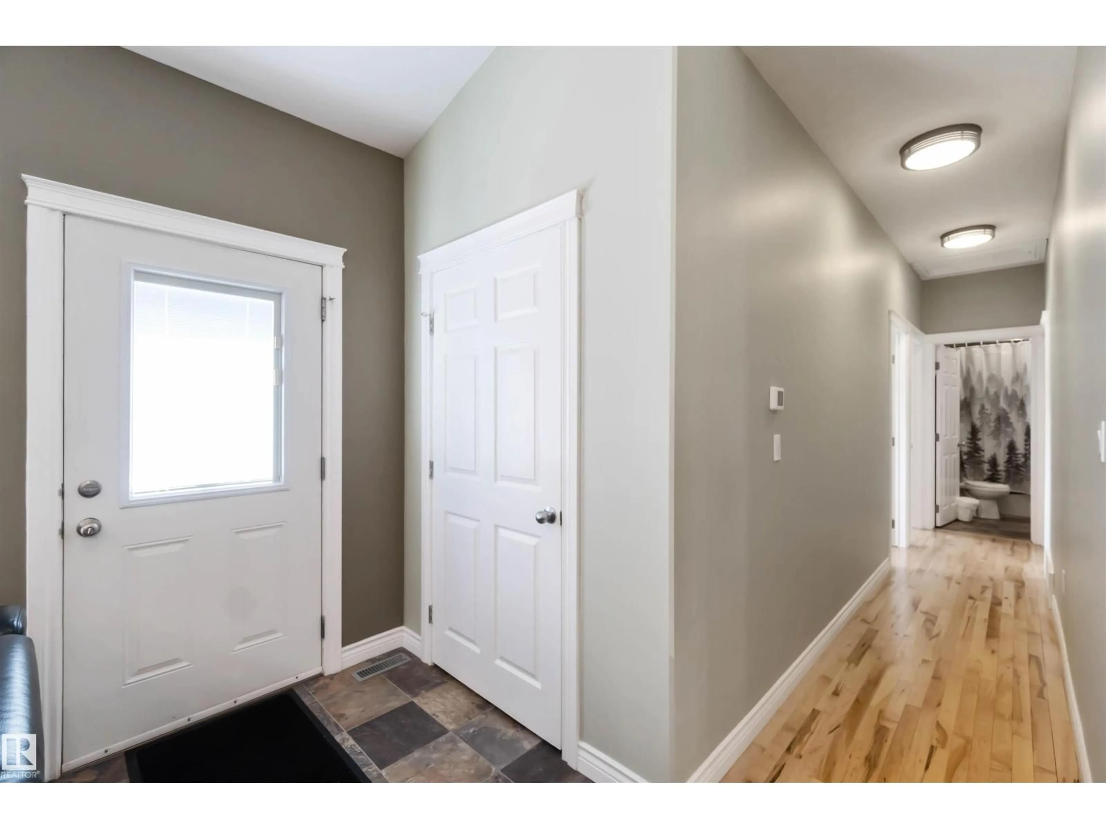 Indoor entryway for 5316 48 AV, Redwater Alberta T0A2W0