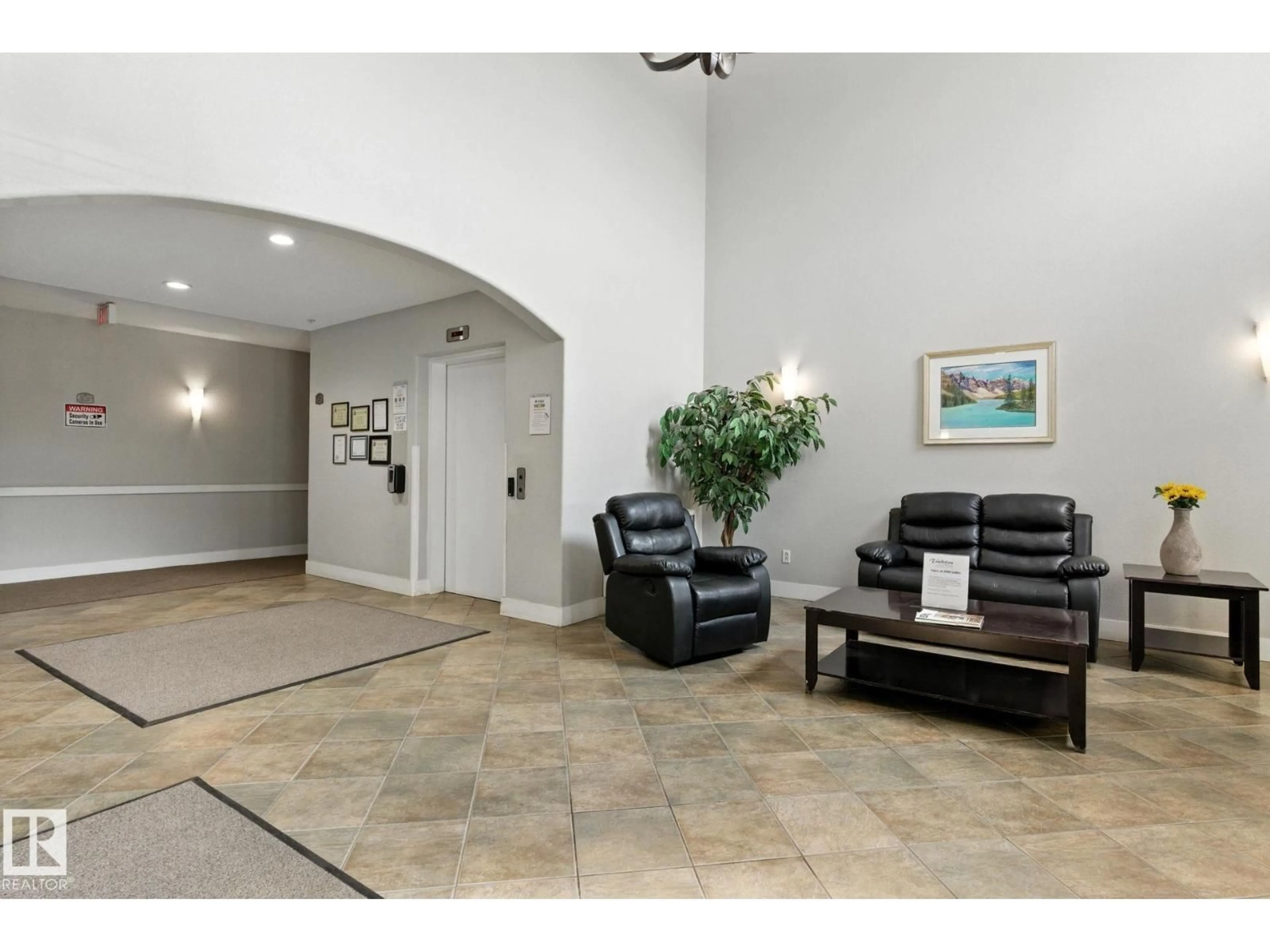 Indoor foyer for 2096 - 440 BLACKMUD CREEK DR, Edmonton Alberta T6W0G1