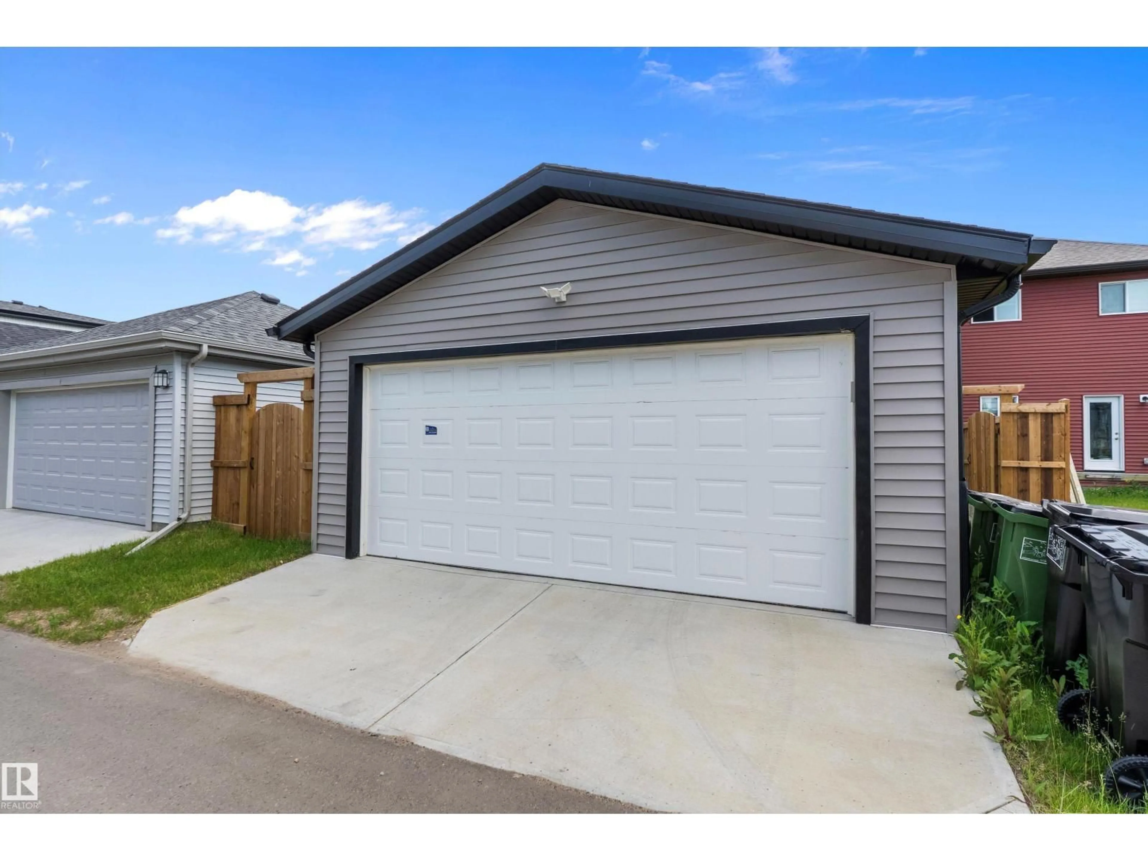 Indoor garage for NW - 2636 192 ST, Edmonton Alberta T6M1L1