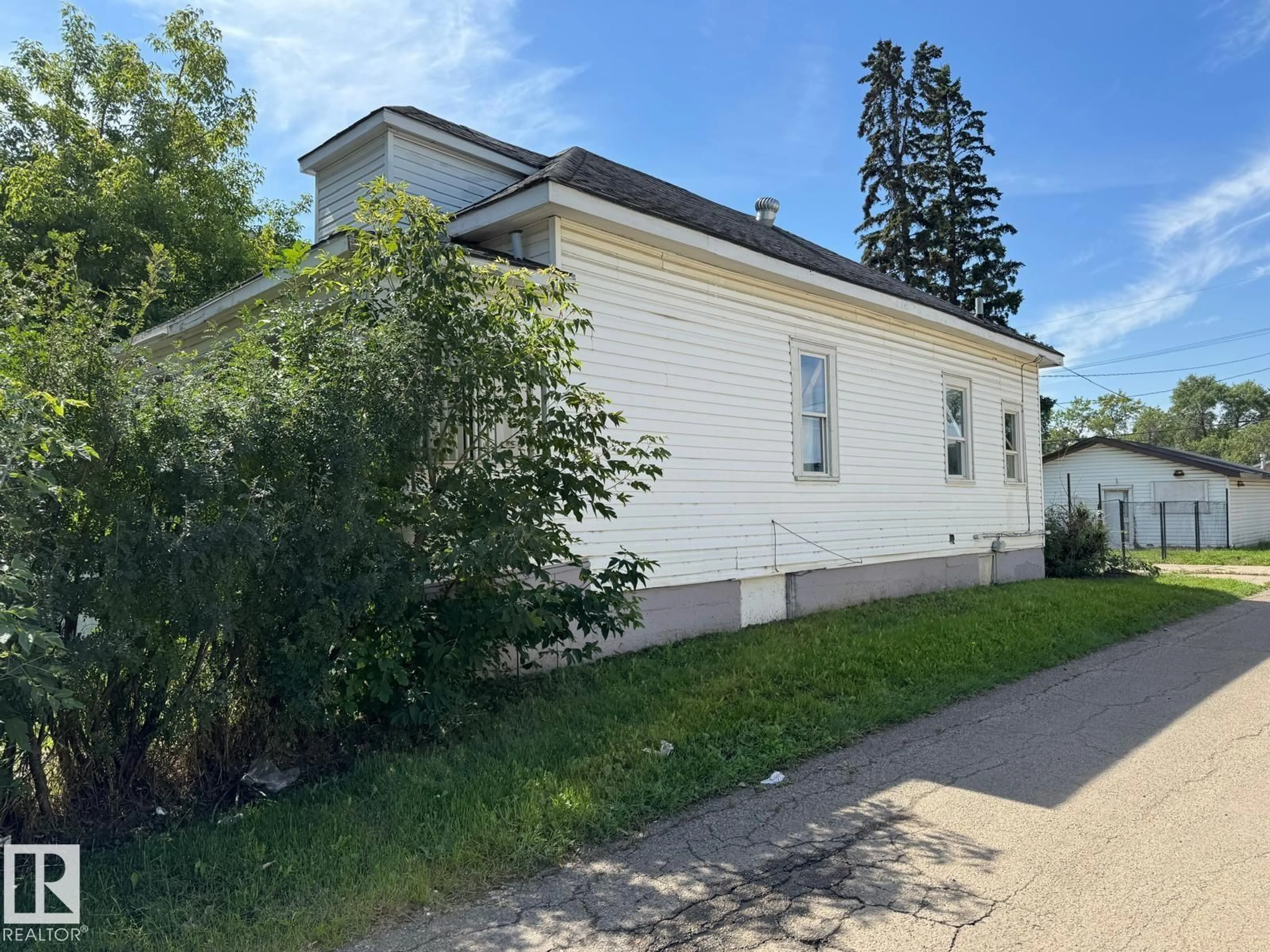 Unknown for NW - 11734 87 ST, Edmonton Alberta T5B3M7