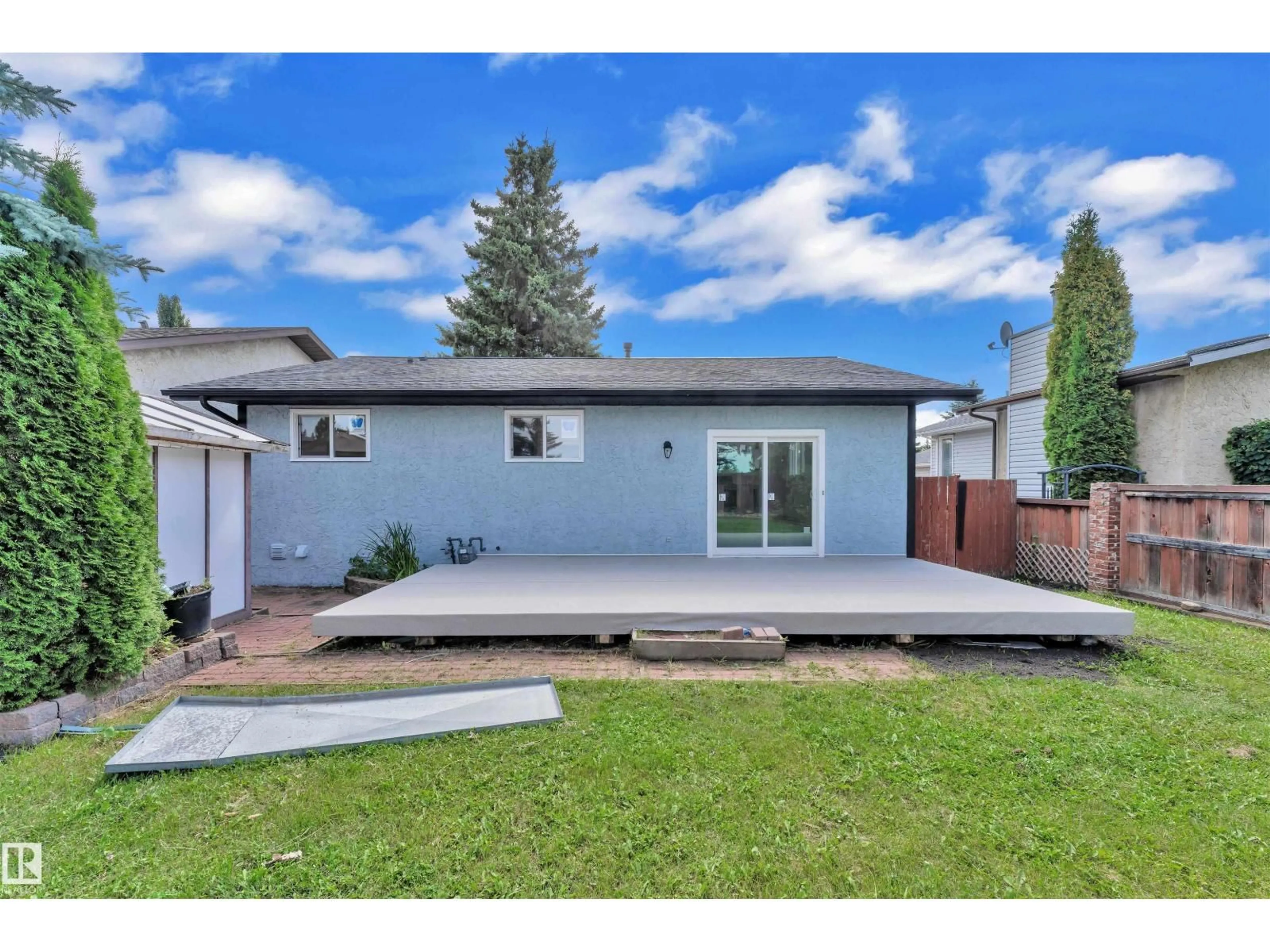 Unknown for 3816 17B AV NW, Edmonton Alberta T6L3B9
