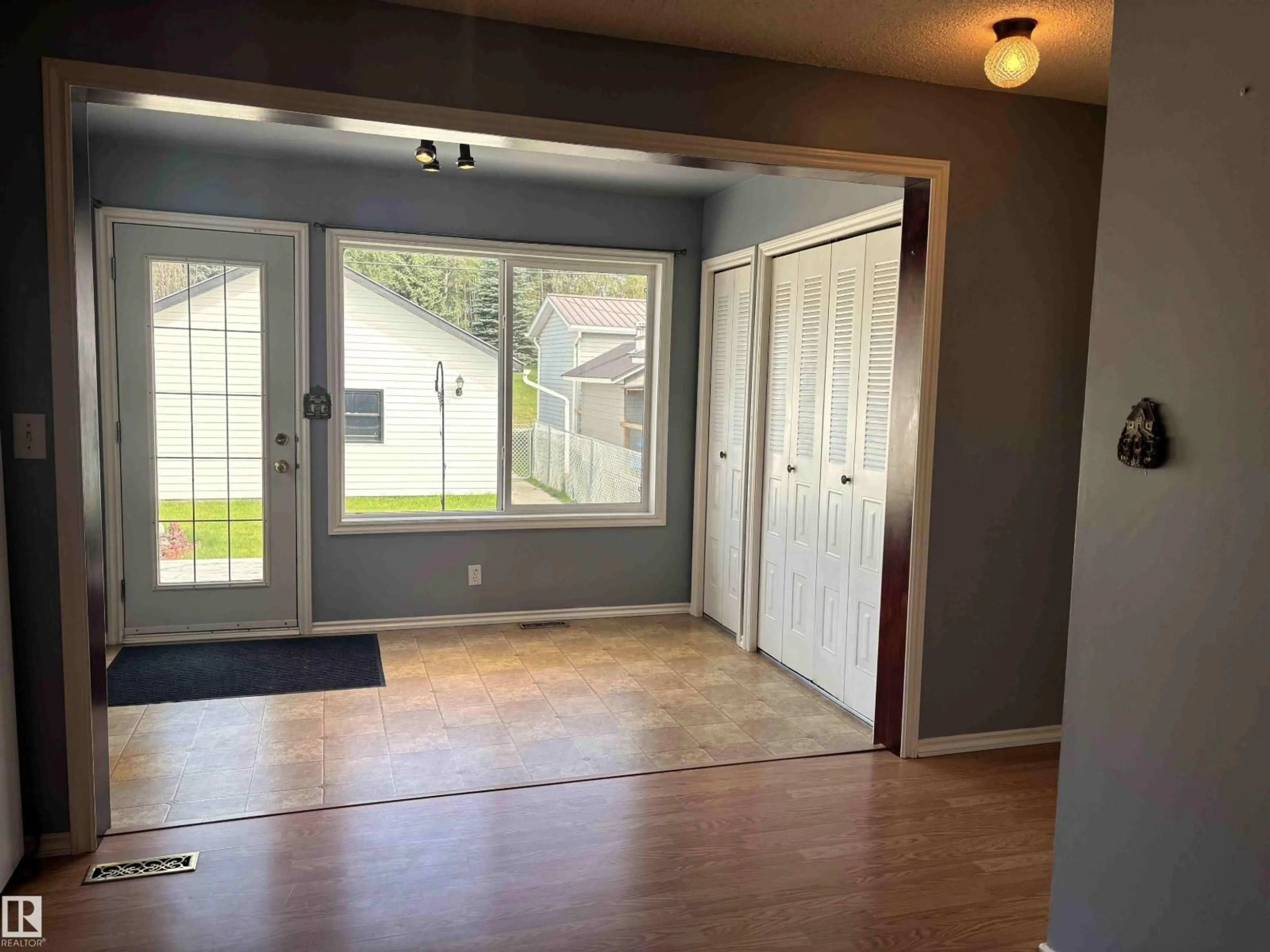 Indoor entryway for 5008 53 AVE, Breton Alberta T0C0P0