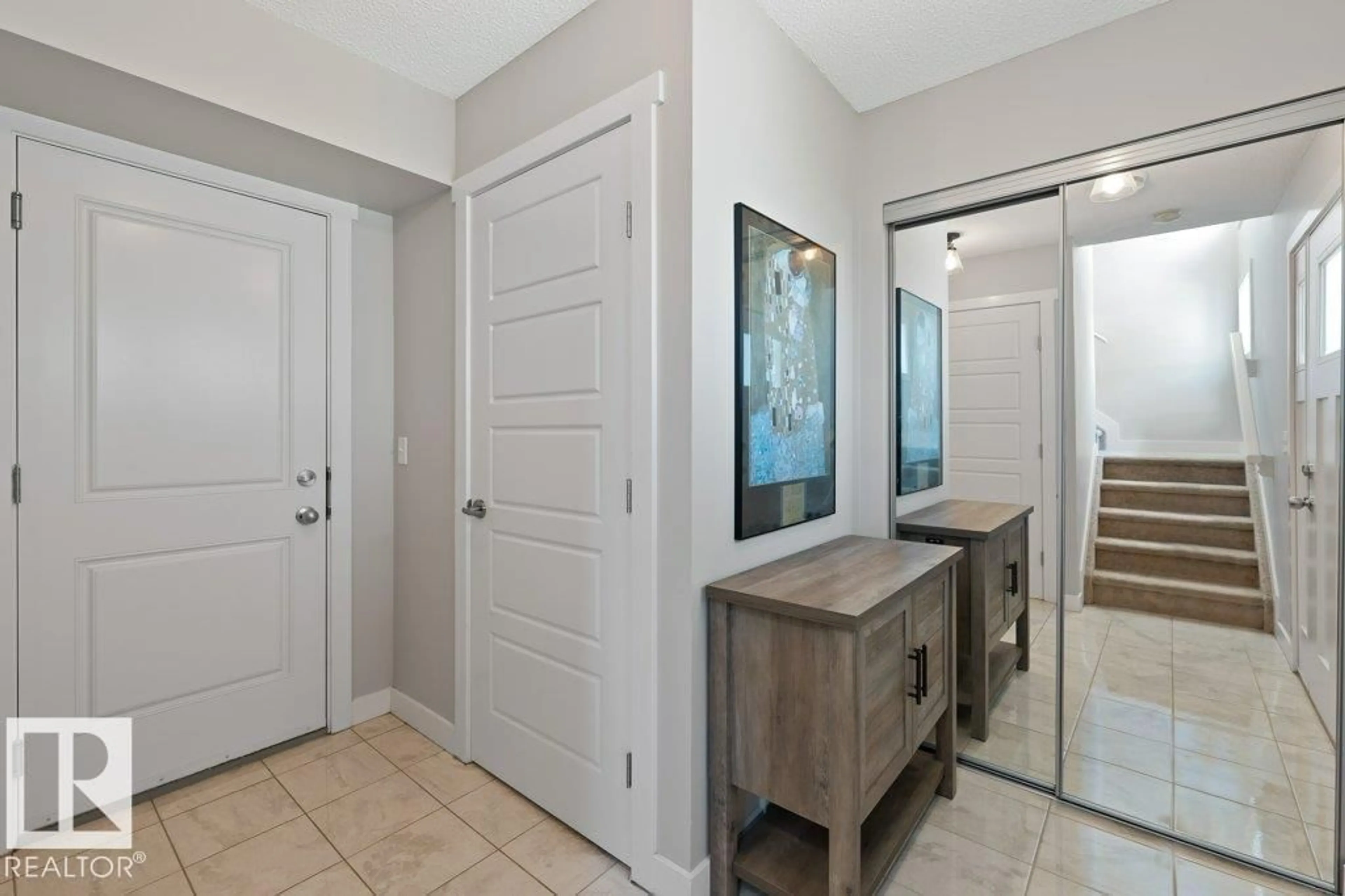 Indoor entryway for #37 - 12815 CUMBERLAND RD, Edmonton Alberta T6V0M2