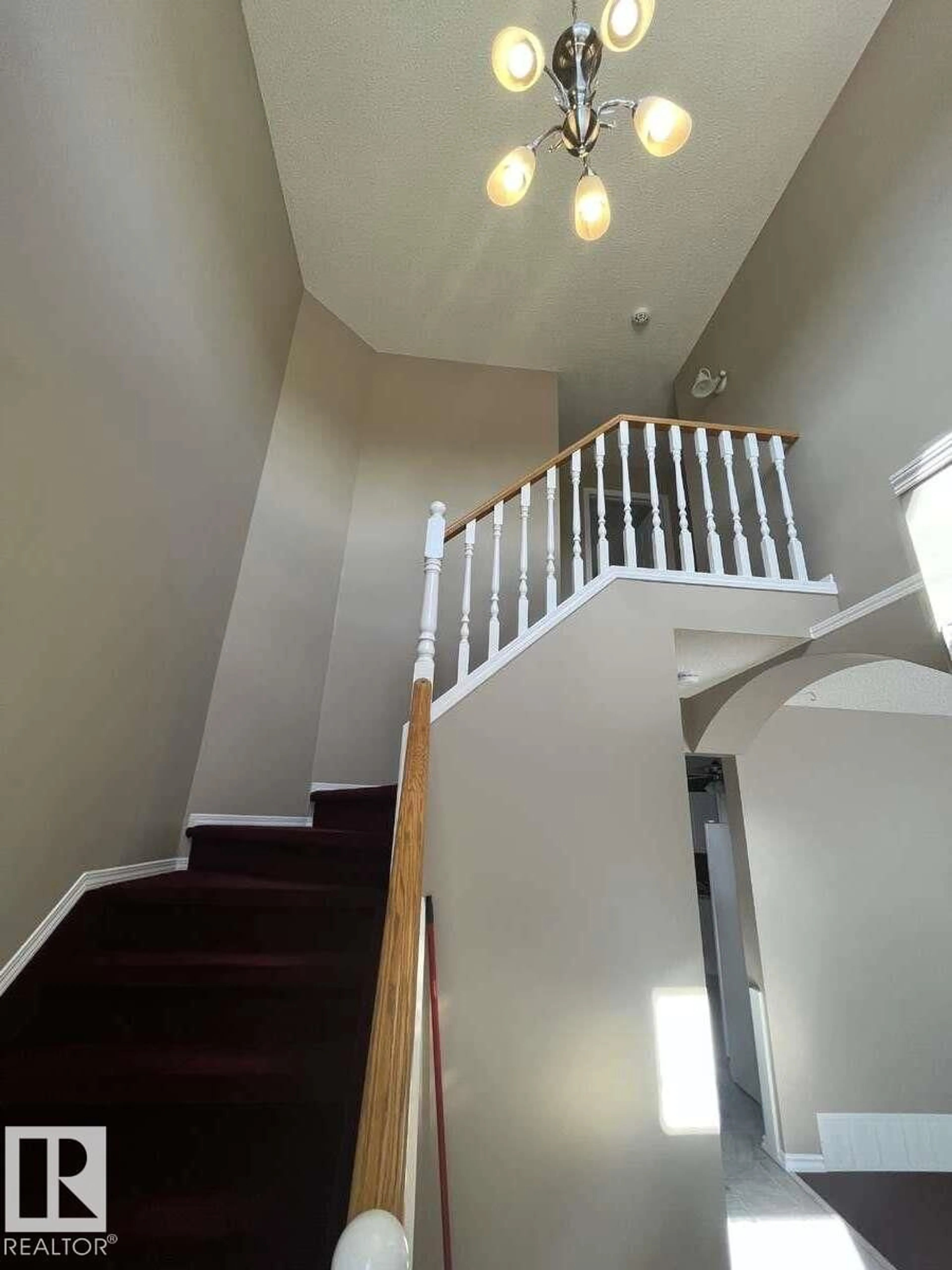 Stairs for 15210 103 AV, Edmonton Alberta T5P4T7