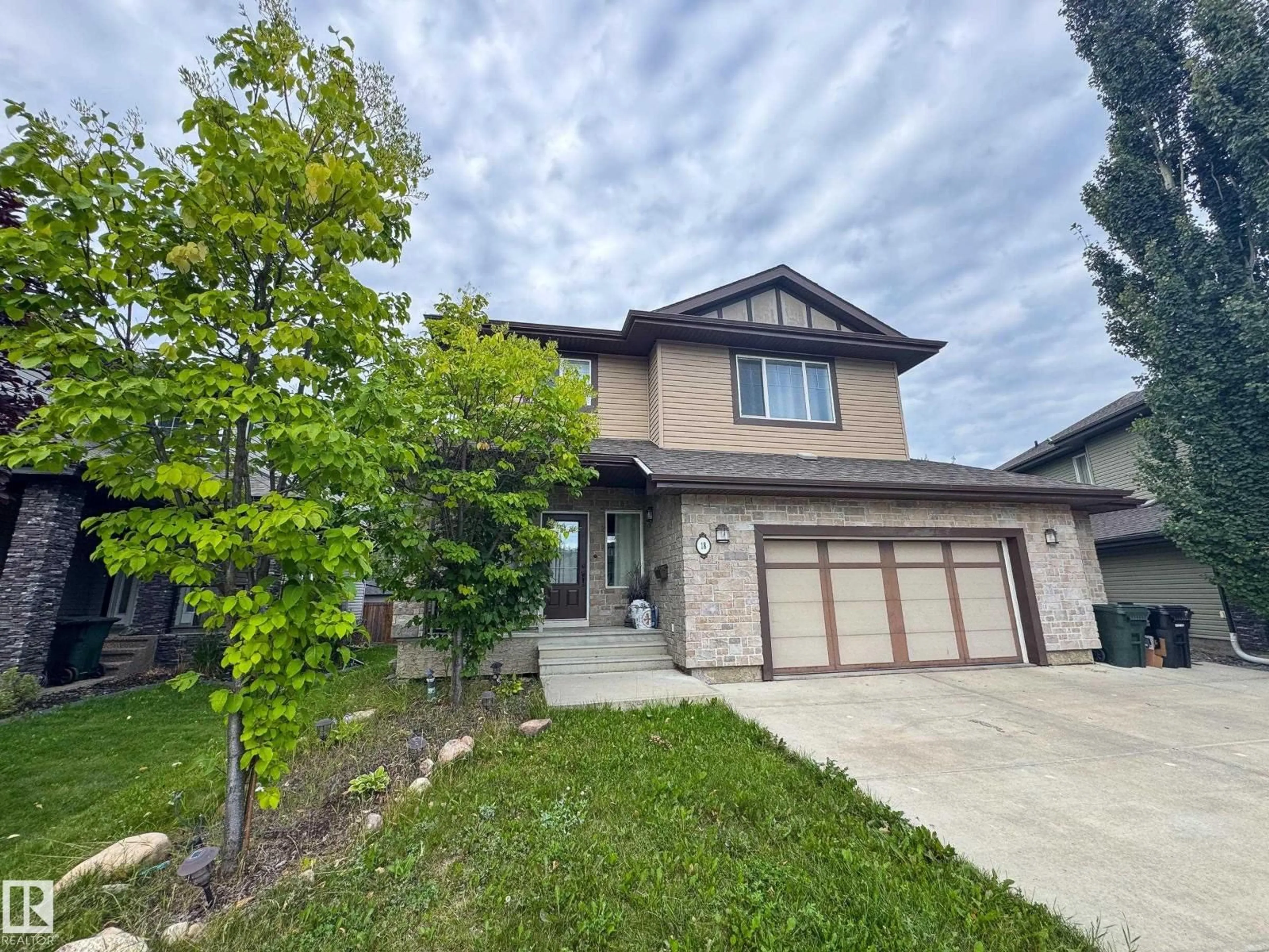 A pic from outside/outdoor area/front of a property/back of a property/a pic from drone, street for 18 VALARIE BA, Spruce Grove Alberta T7X0J7