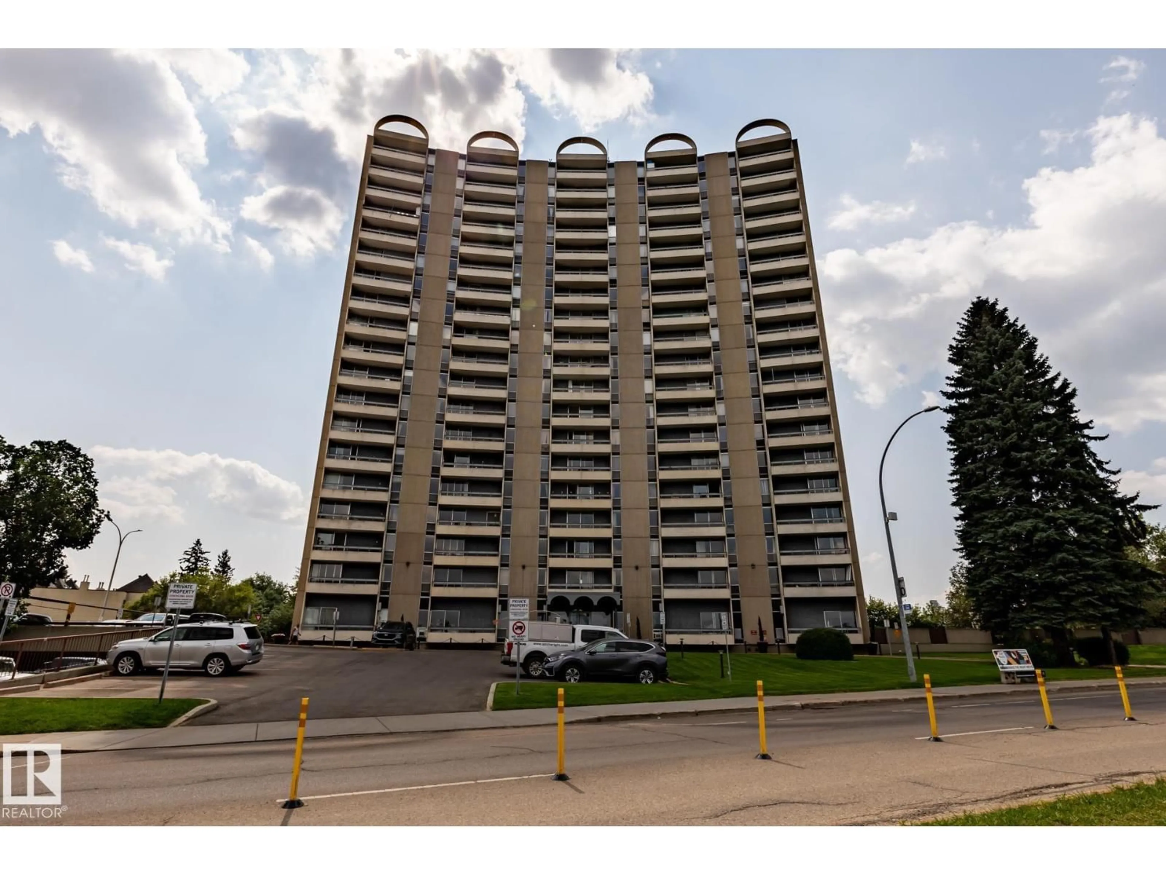 Unknown for 10883 - 911 SASKATCHEWAN DR, Edmonton Alberta T6E4S6