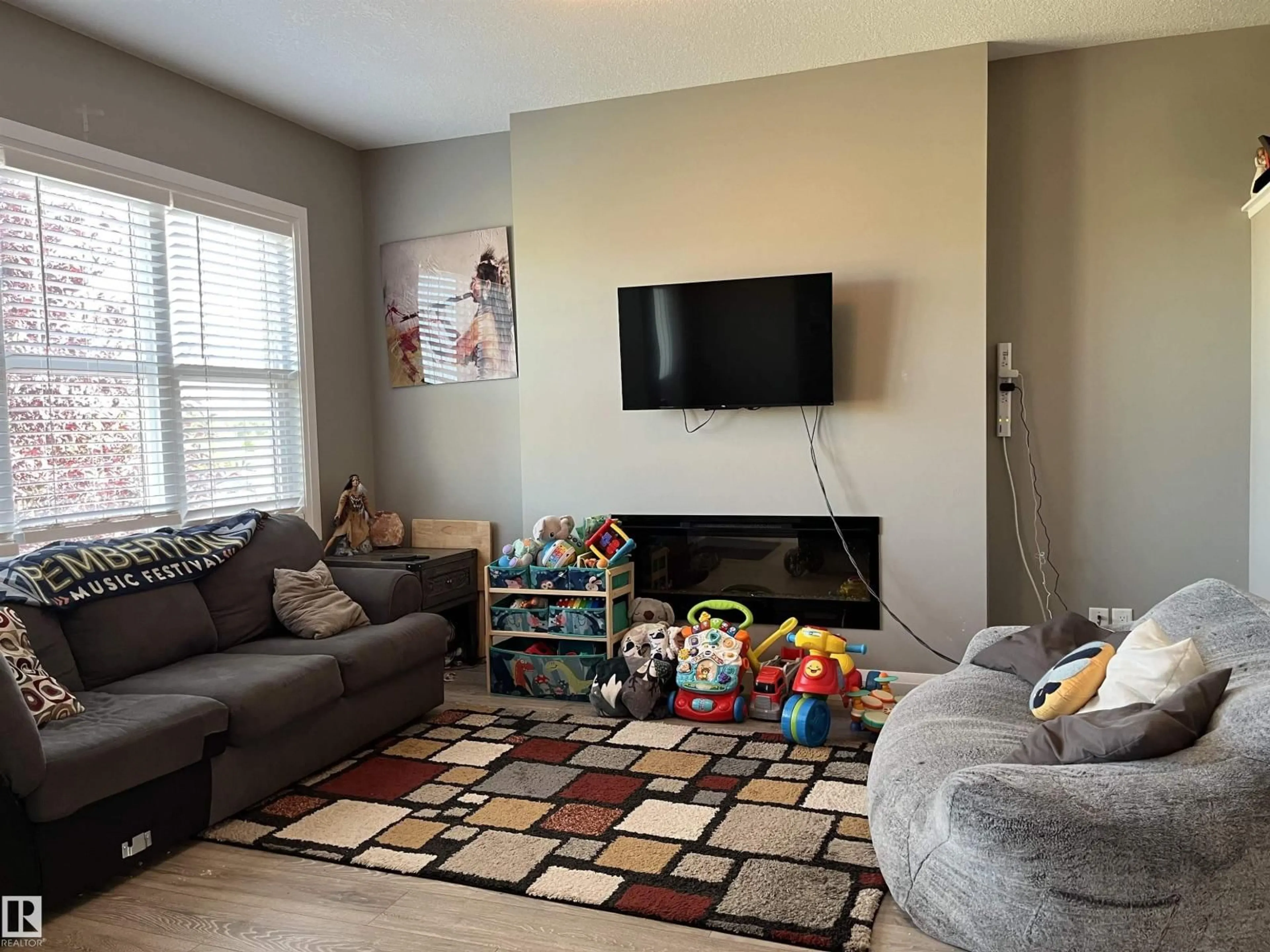 Living room with furniture, unknown for 2036 SOUTH CREEK DR, Stony Plain Alberta T7Z0J8
