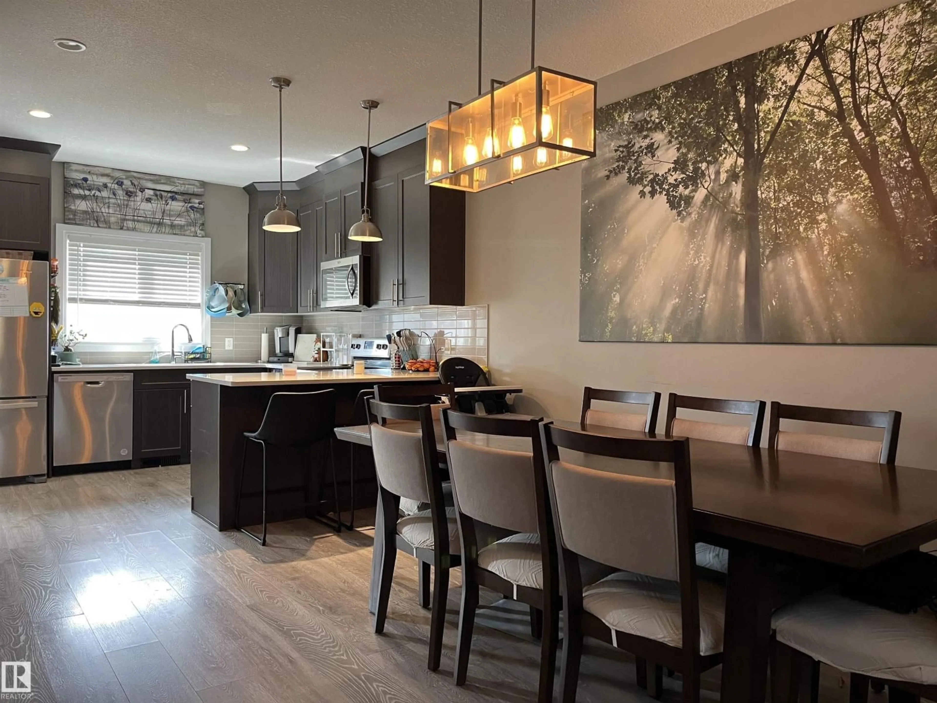 Contemporary kitchen, unknown for 2036 SOUTH CREEK DR, Stony Plain Alberta T7Z0J8