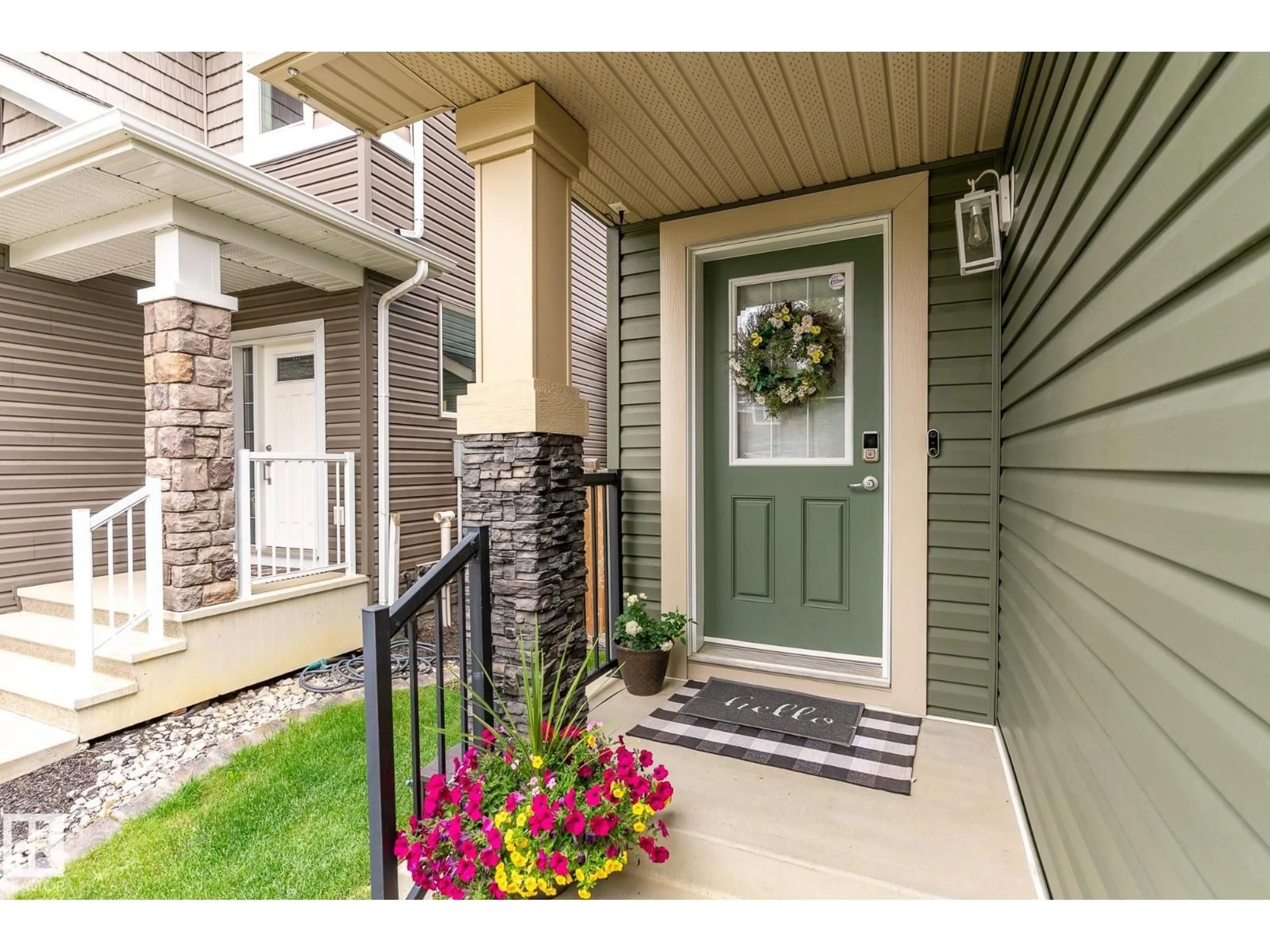 Indoor entryway for 418 ARMITAGE RD, Sherwood Park Alberta T8H0A7