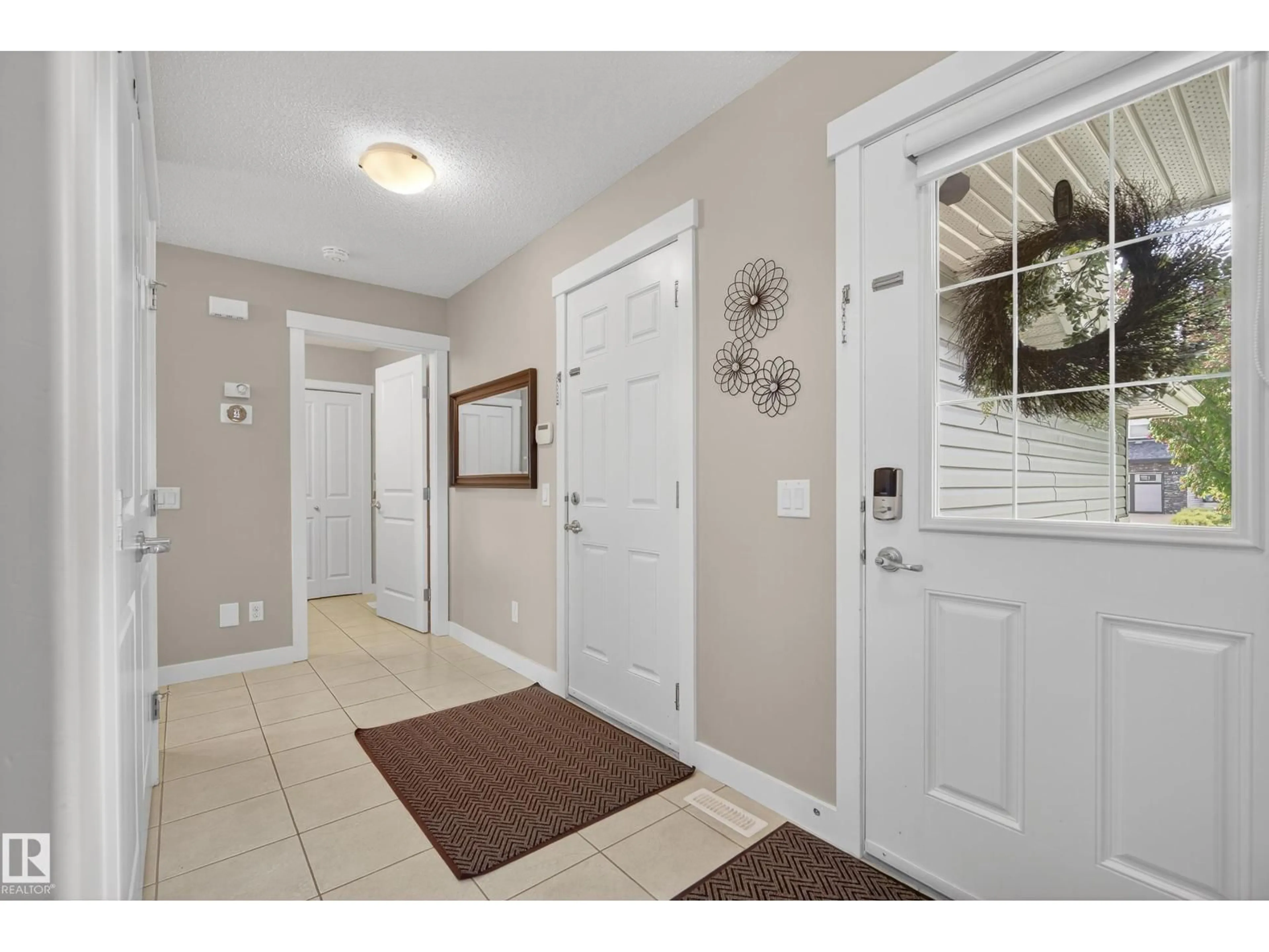 Indoor entryway for 418 ARMITAGE RD, Sherwood Park Alberta T8H0A7