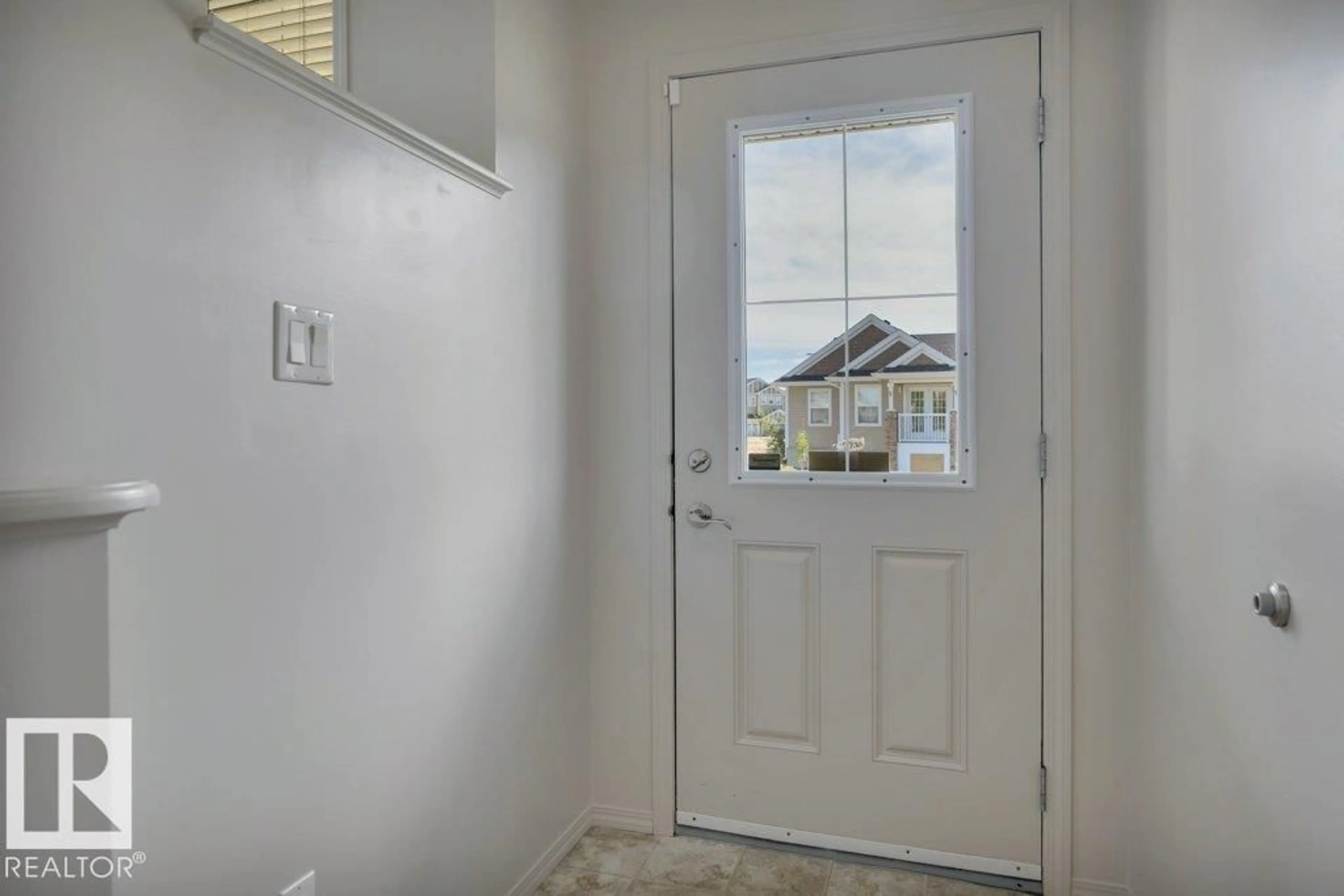 Indoor entryway for 1 SIMMONDS PL, Leduc Alberta T9E0T9
