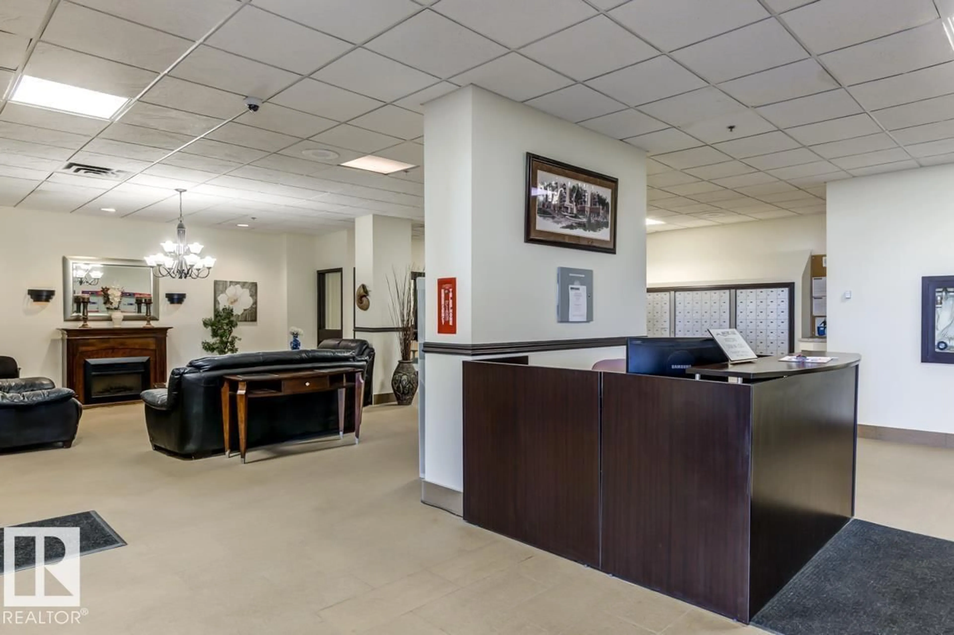 Lobby for 2004 SASKATCHEWAN DR, Edmonton Alberta T6E6B6