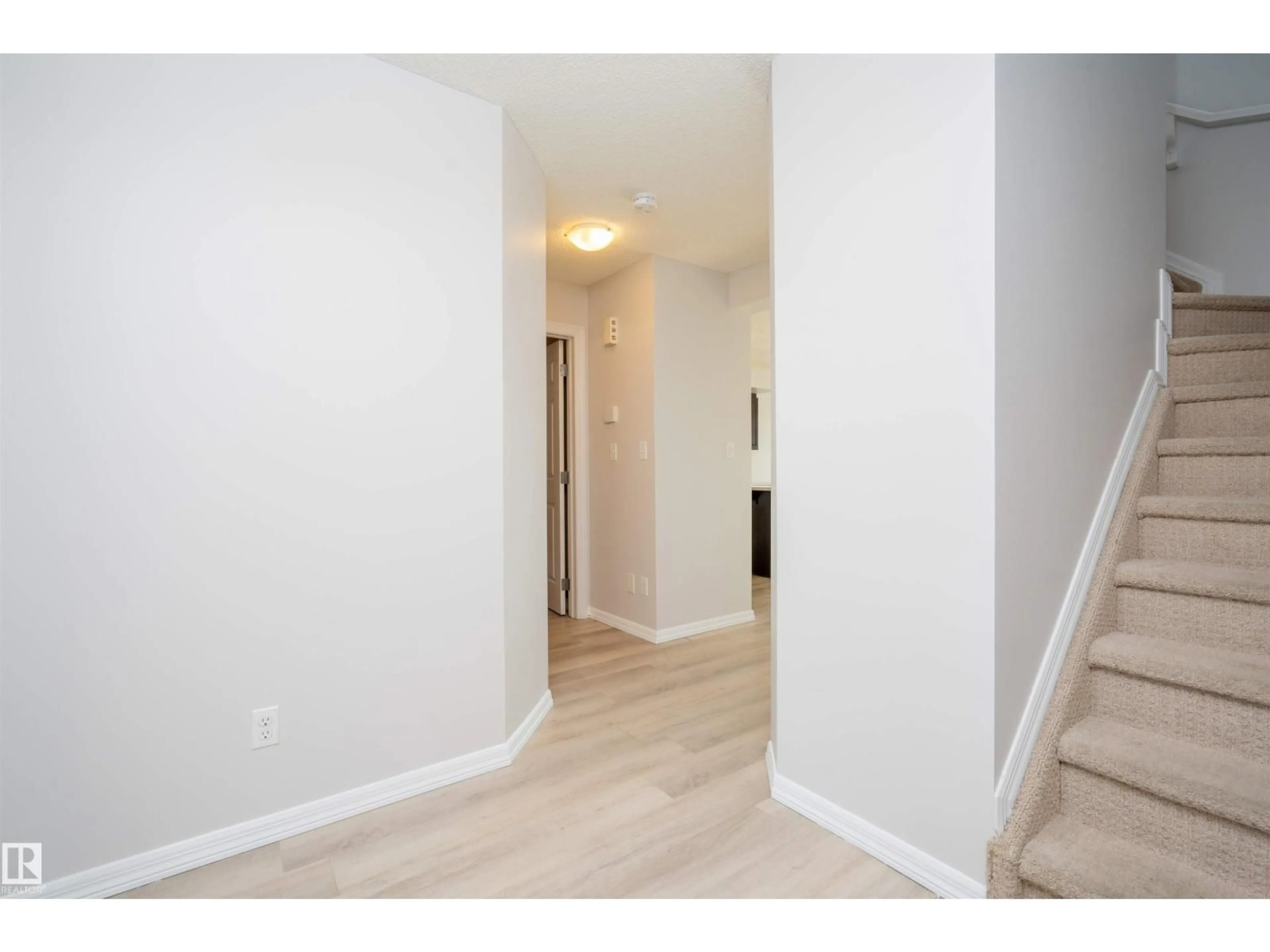 Indoor entryway for SW - 104 53 ST, Edmonton Alberta T6X0W9