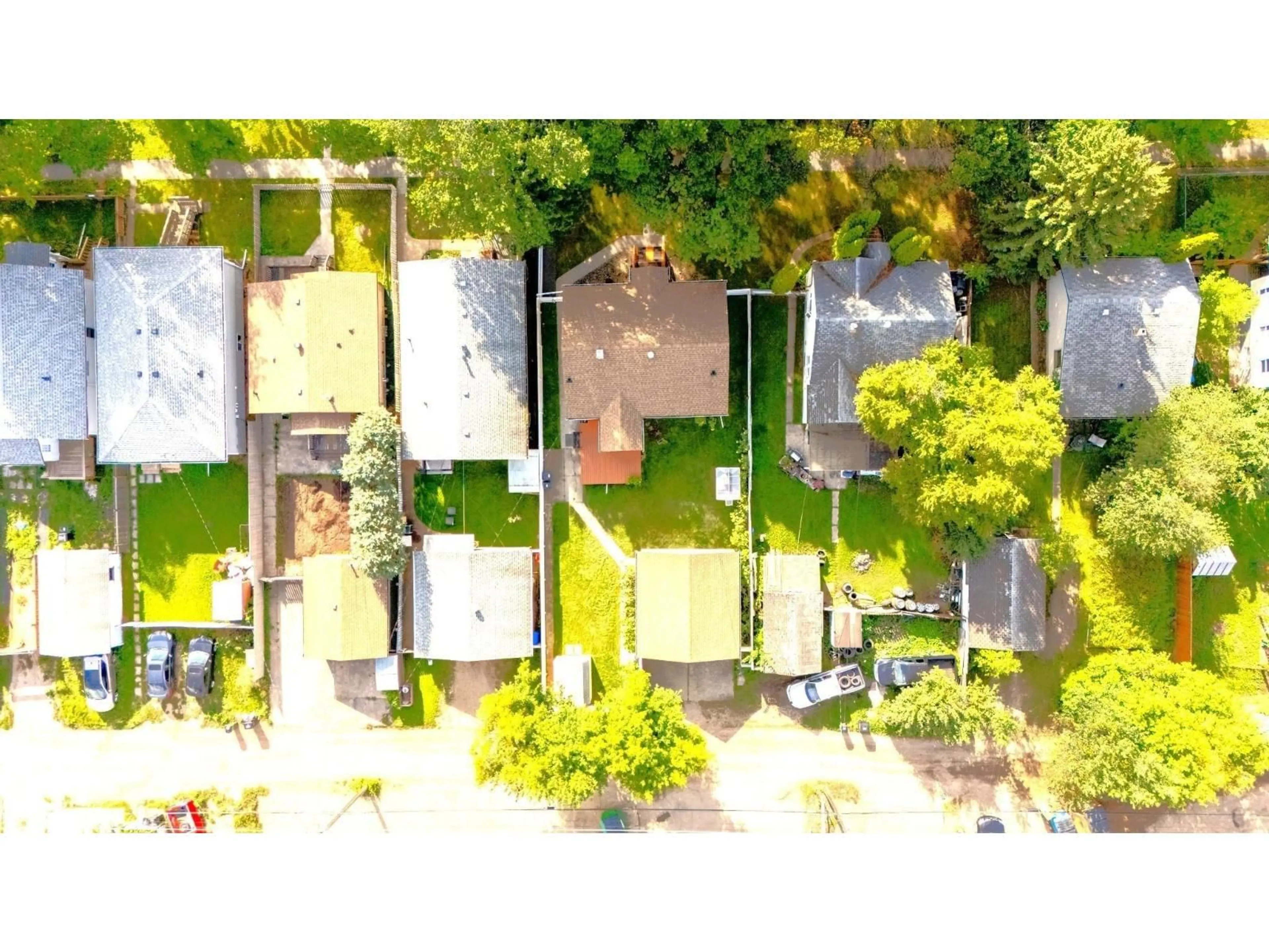 A pic from outside/outdoor area/front of a property/back of a property/a pic from drone, street for NW - 12021 67 ST, Edmonton Alberta T5B1M4