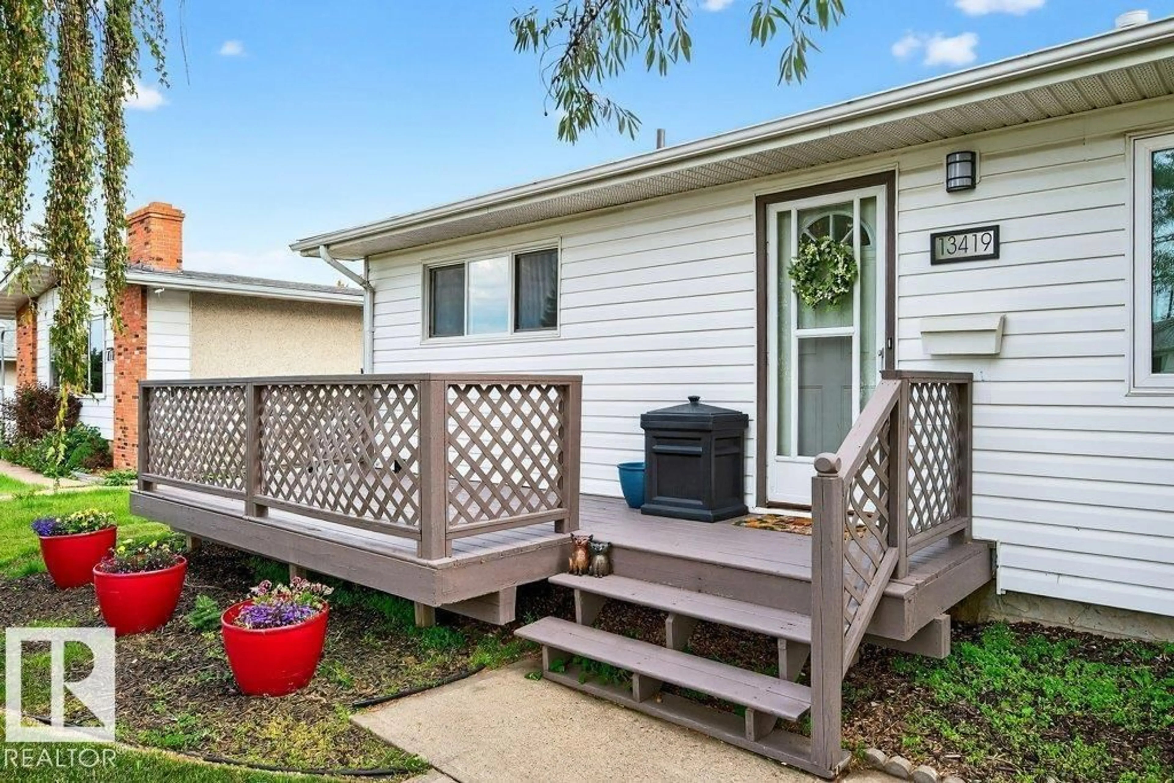 Patio, water/lake/river/ocean view for NW - 13419 58 ST, Edmonton Alberta T5A0R2