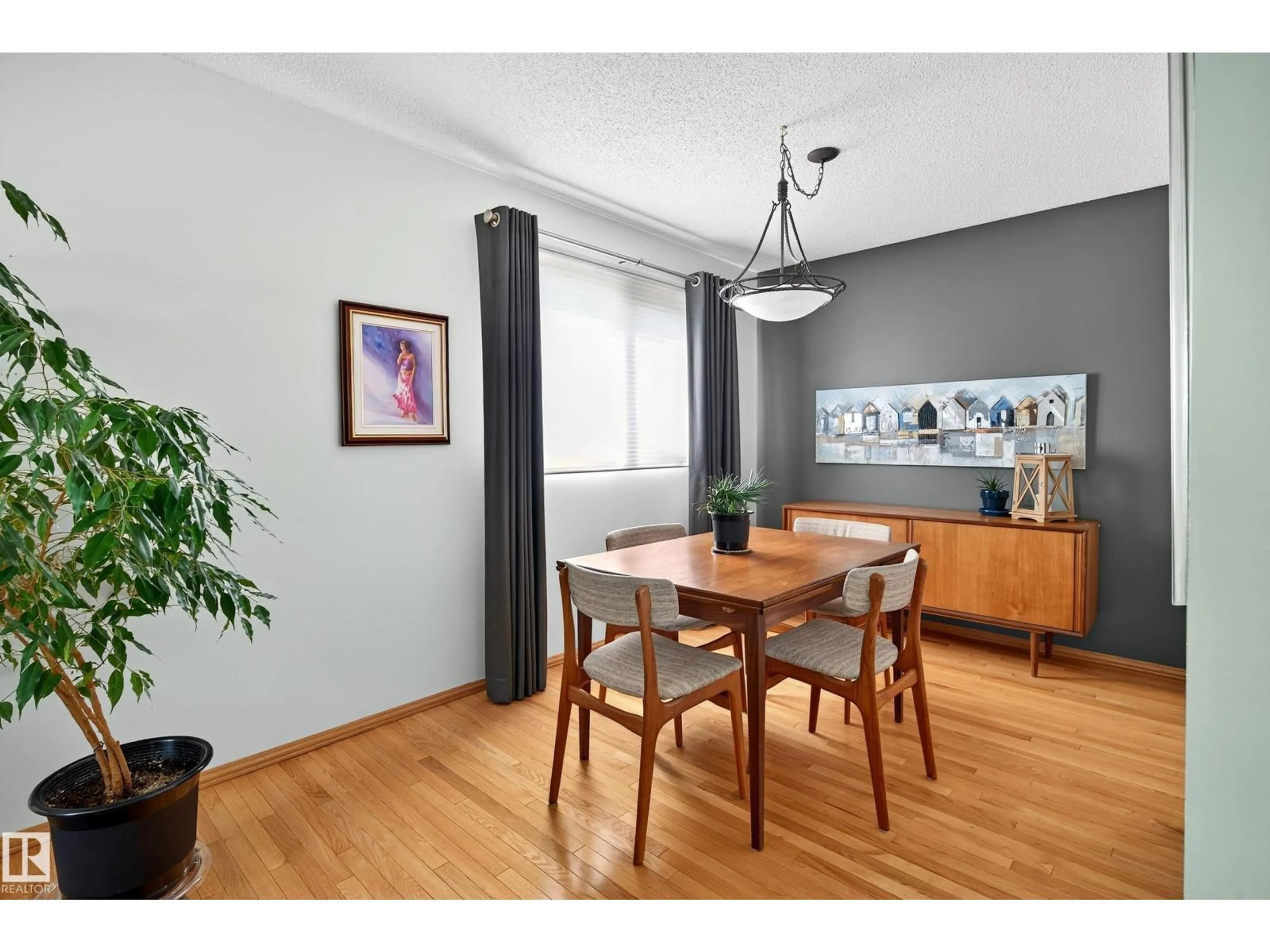 Dining room, wood/laminate floor for 18 MARCHAND PL, St. Albert Alberta T8N1L8