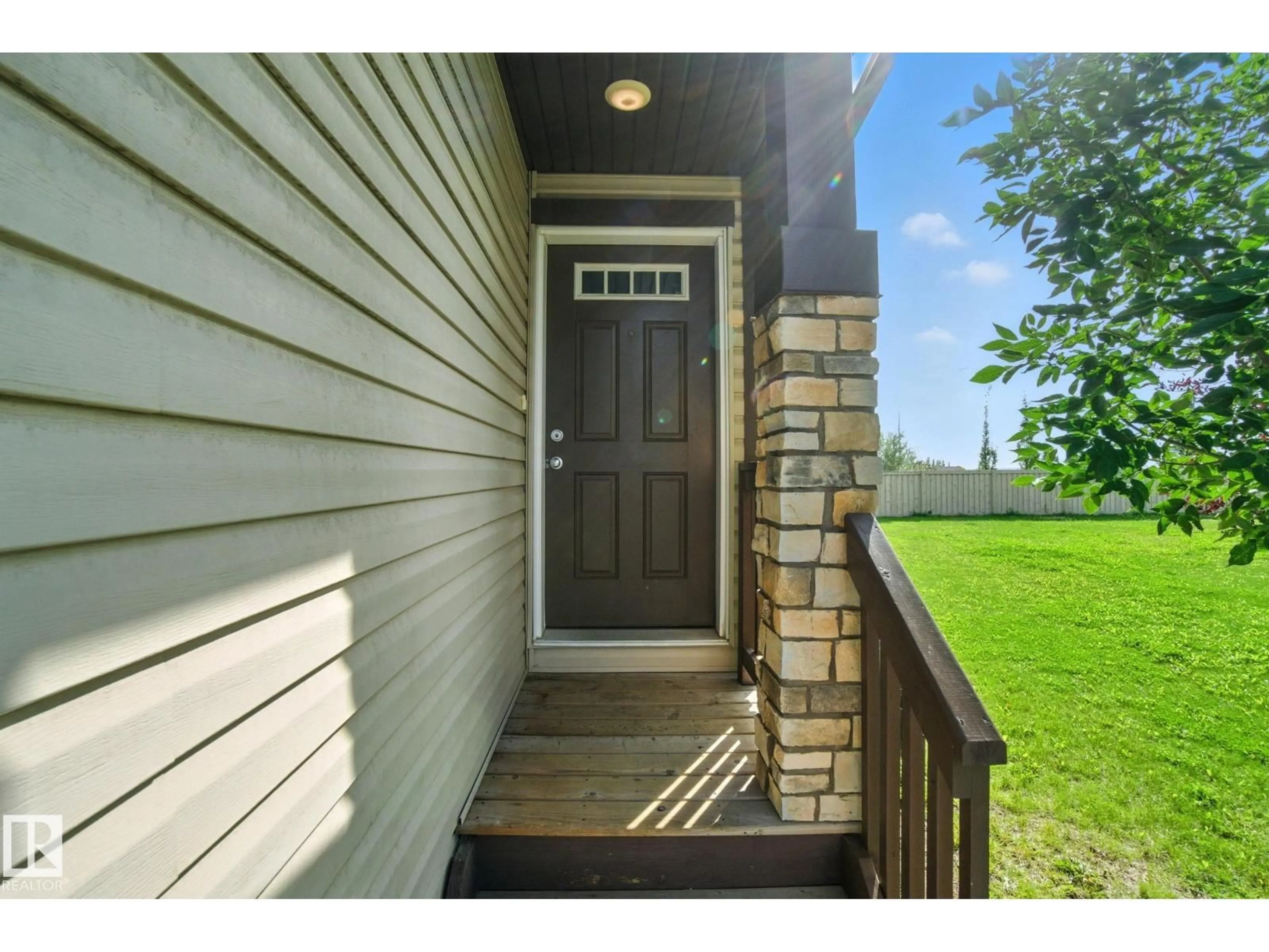 Indoor entryway for 5025 ANDISON CL, Edmonton Alberta T6W3T3