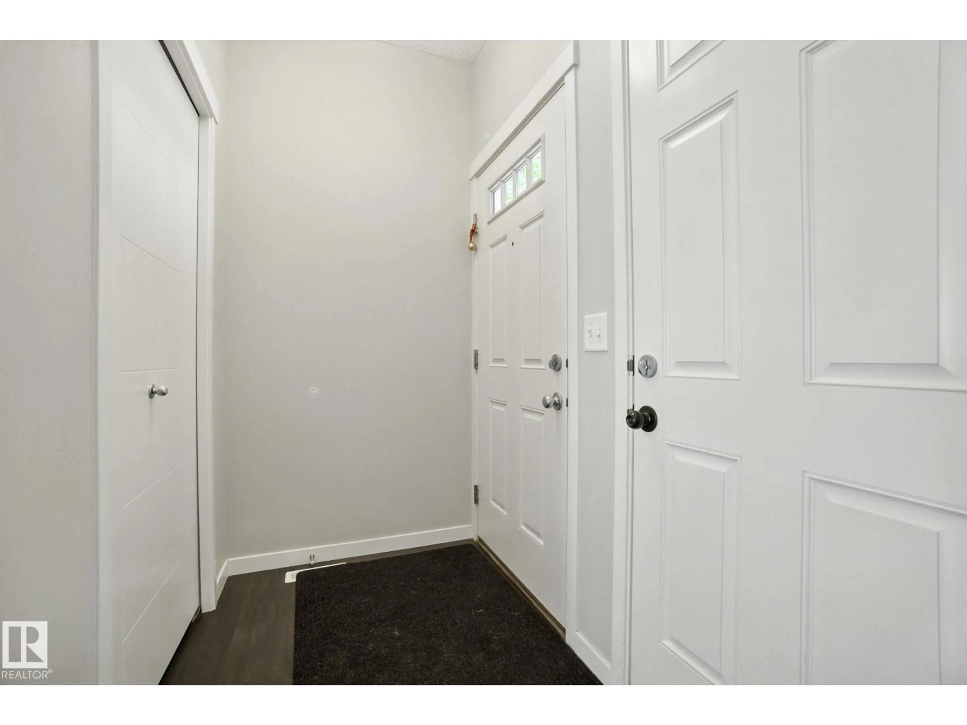 Indoor entryway for 5025 ANDISON CL, Edmonton Alberta T6W3T3