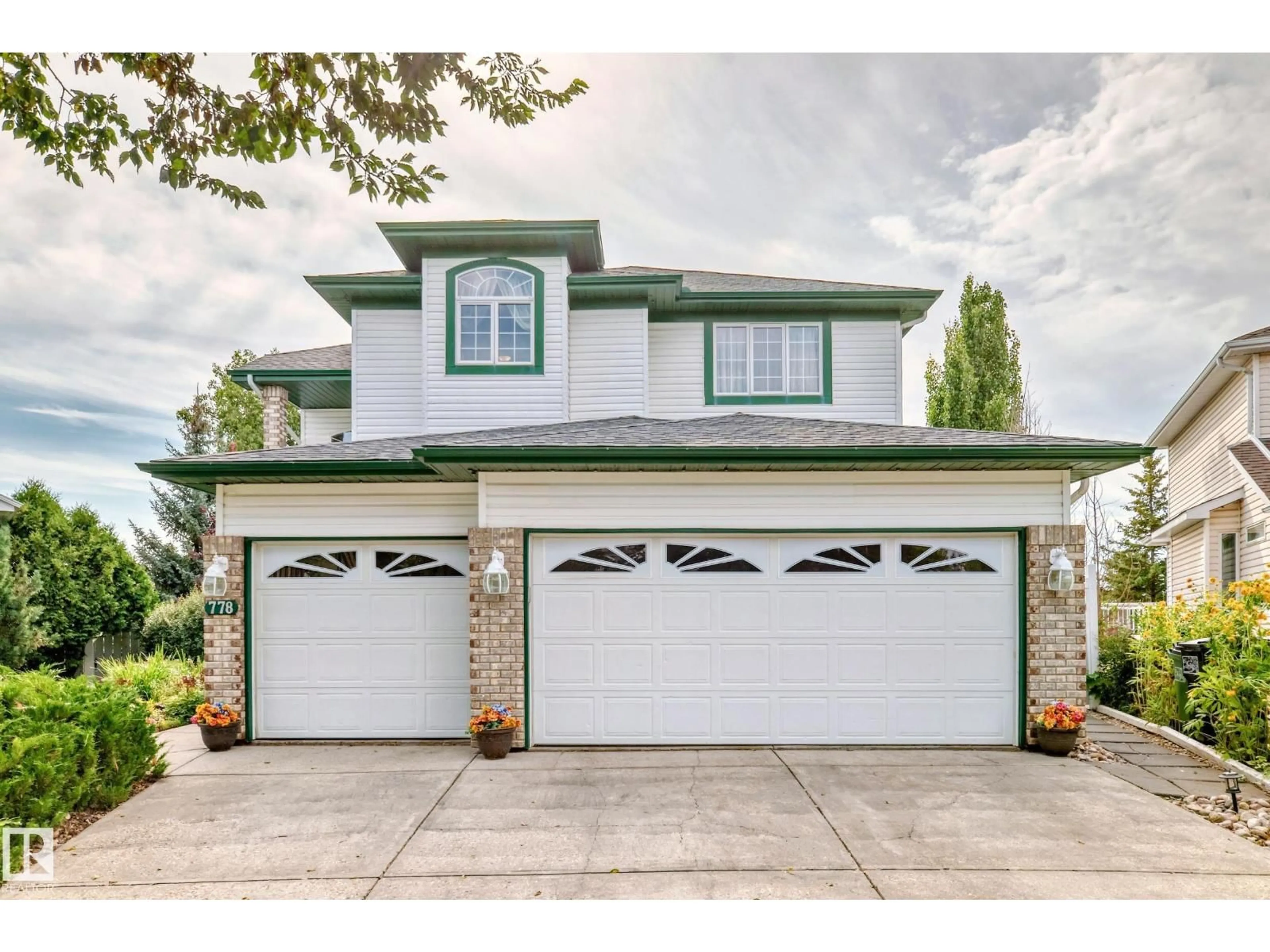 Home with vinyl exterior material, street for 778 ORMSBY W, Edmonton Alberta T5T6E5
