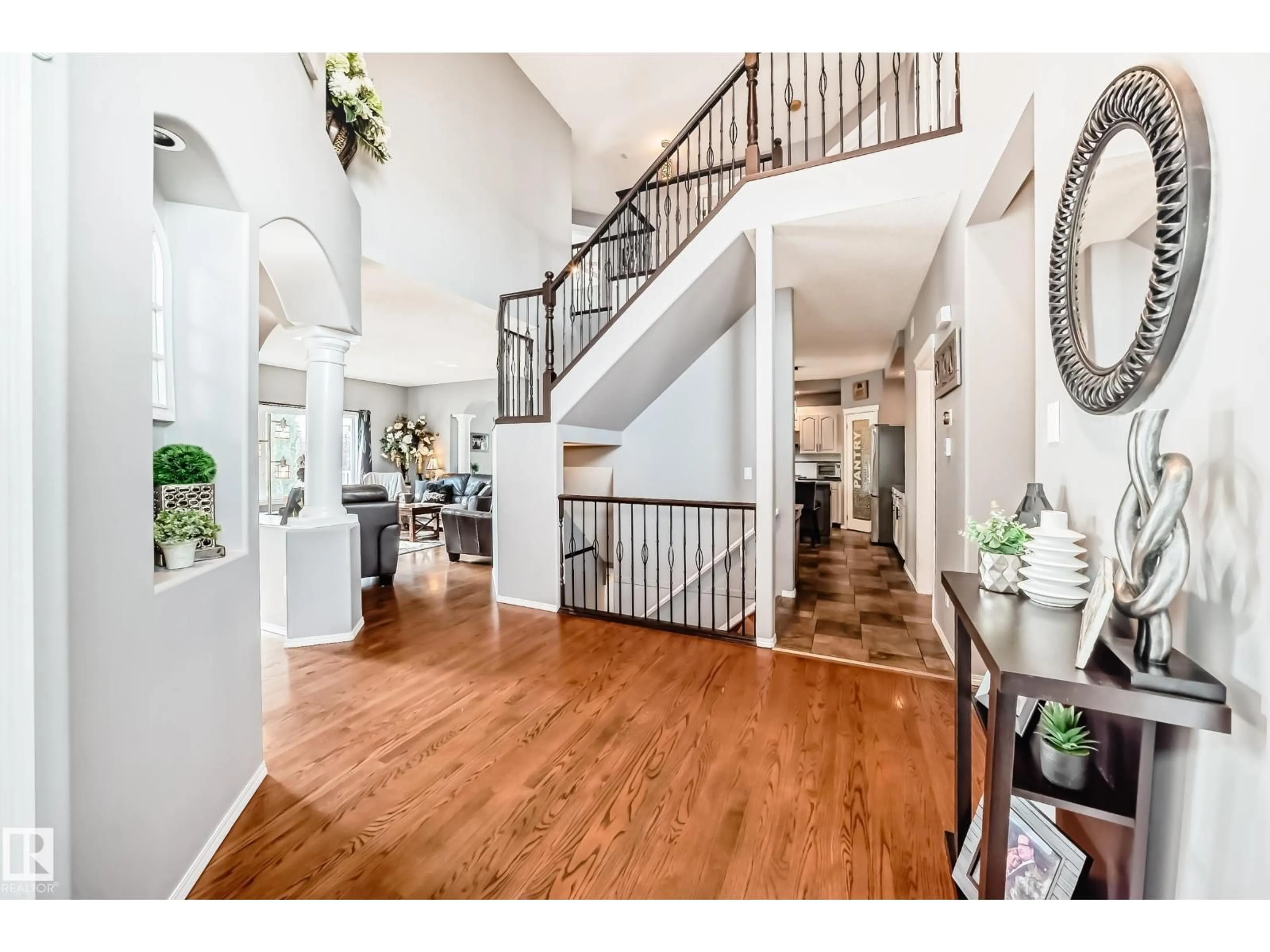 Indoor entryway for 778 ORMSBY W, Edmonton Alberta T5T6E5