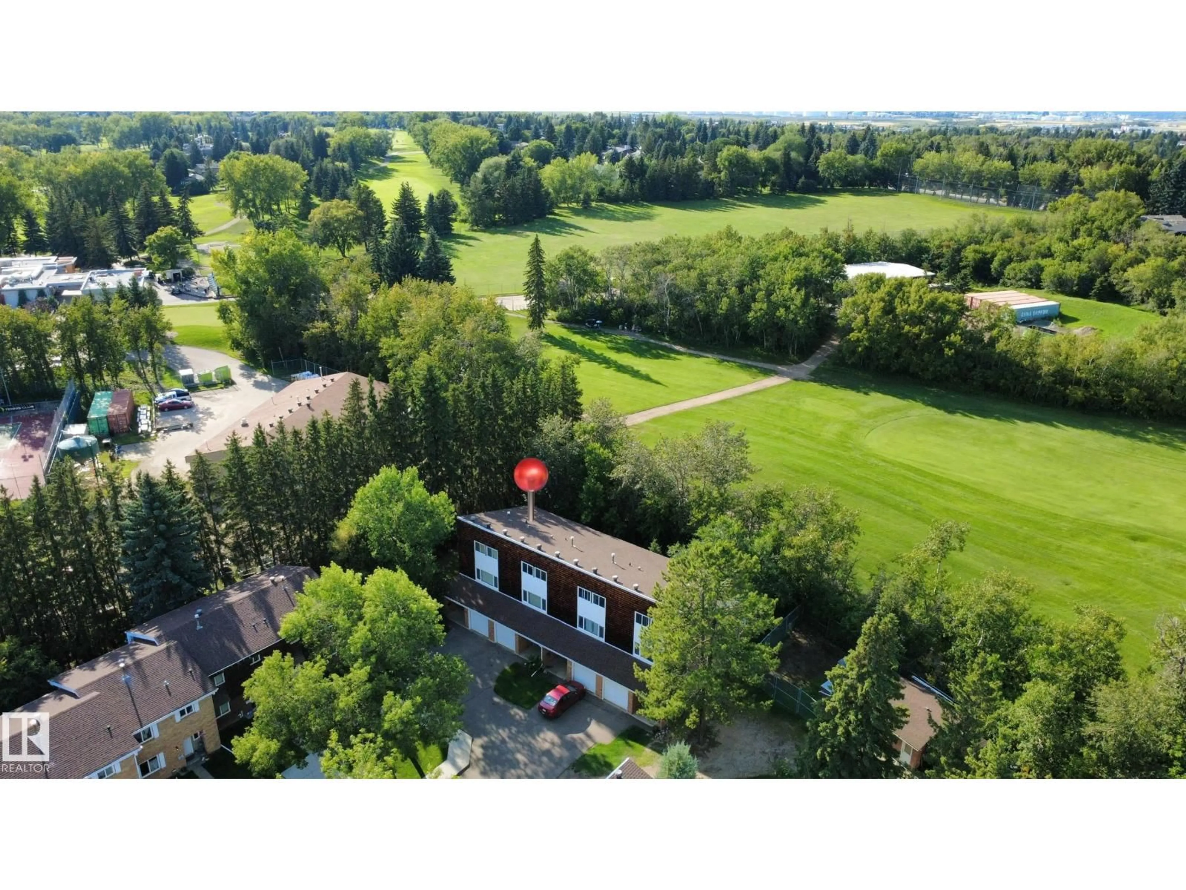 A pic from outside/outdoor area/front of a property/back of a property/a pic from drone, building for 170 GREAT OA, Sherwood Park Alberta T8A0V8