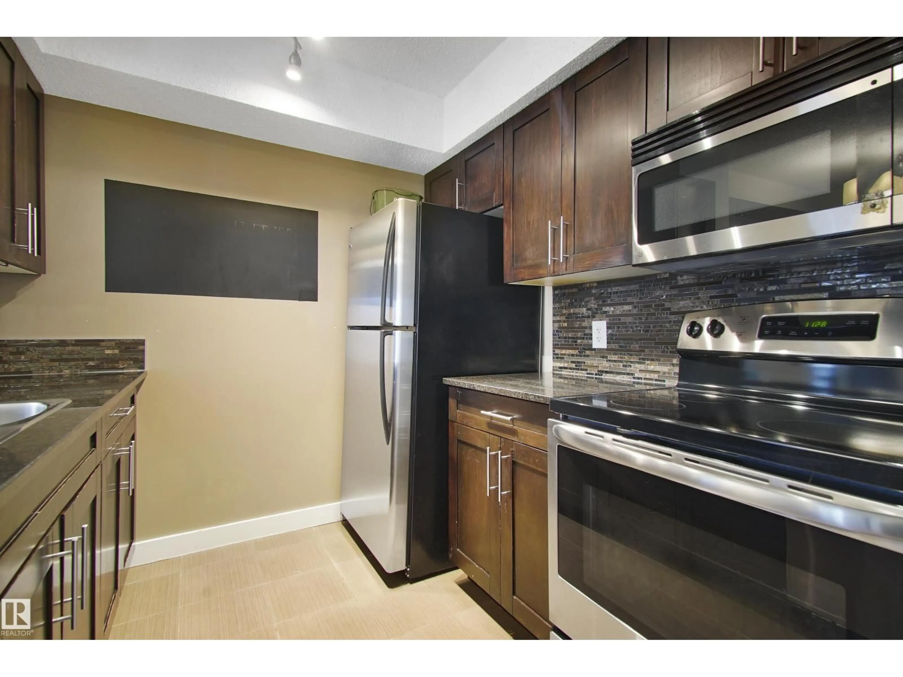 Standard kitchen, unknown for 108 - 1080 MCCONACHIE BV, Edmonton Alberta T5Y0X2
