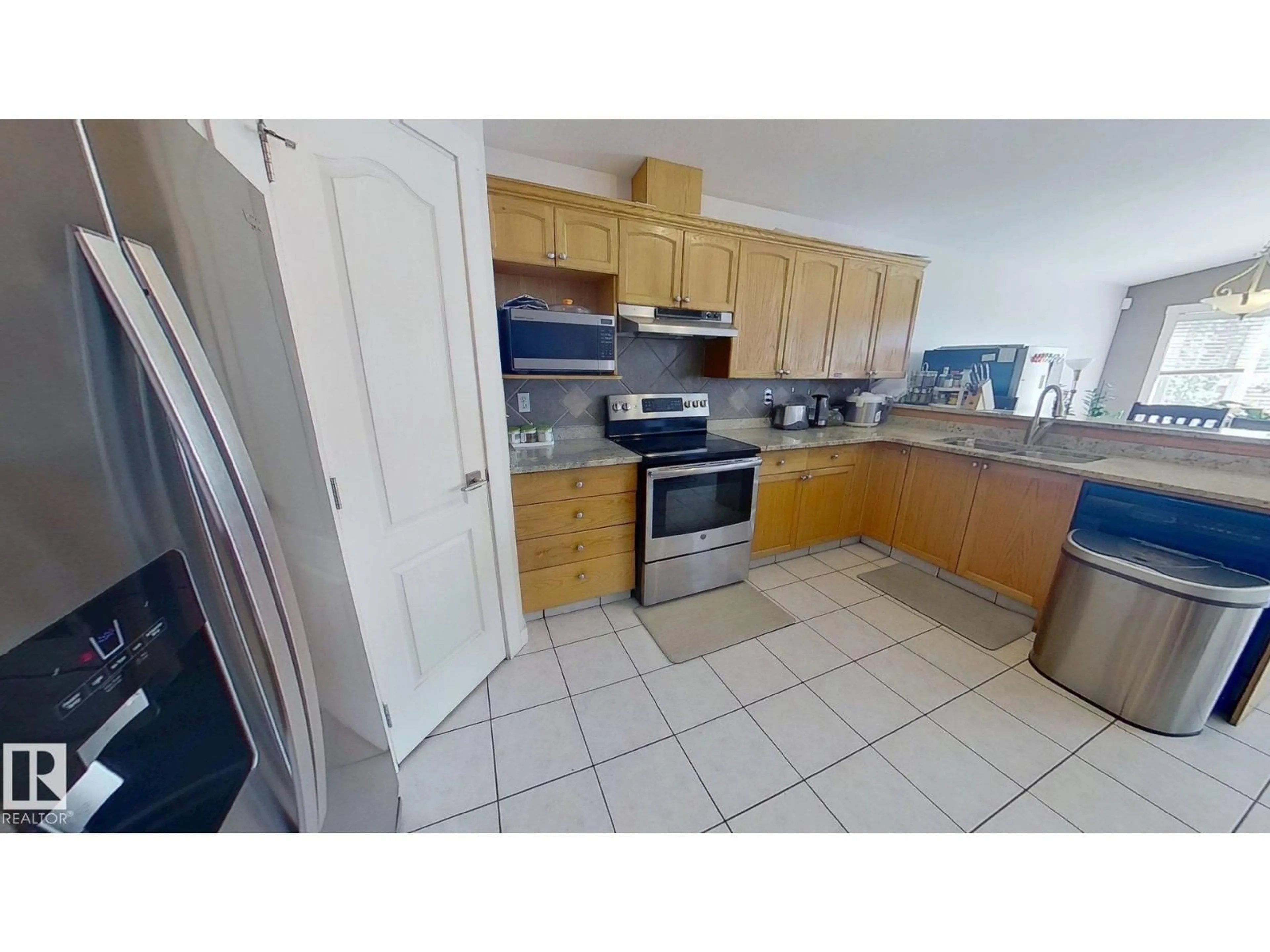 Standard kitchen, unknown for 8415 156 AV, Edmonton Alberta T5Z3B4