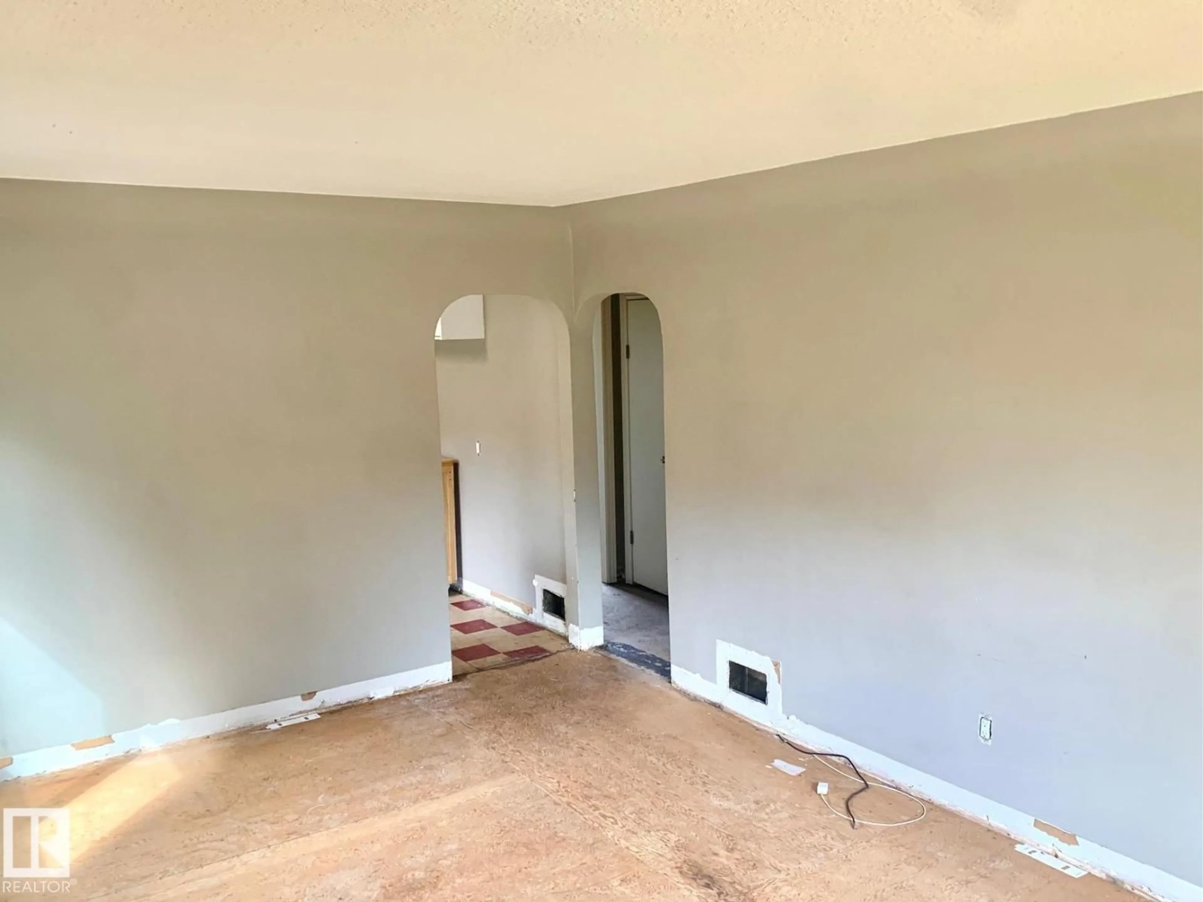 A pic of a room for 12324 86 ST, Edmonton Alberta T5B3L2