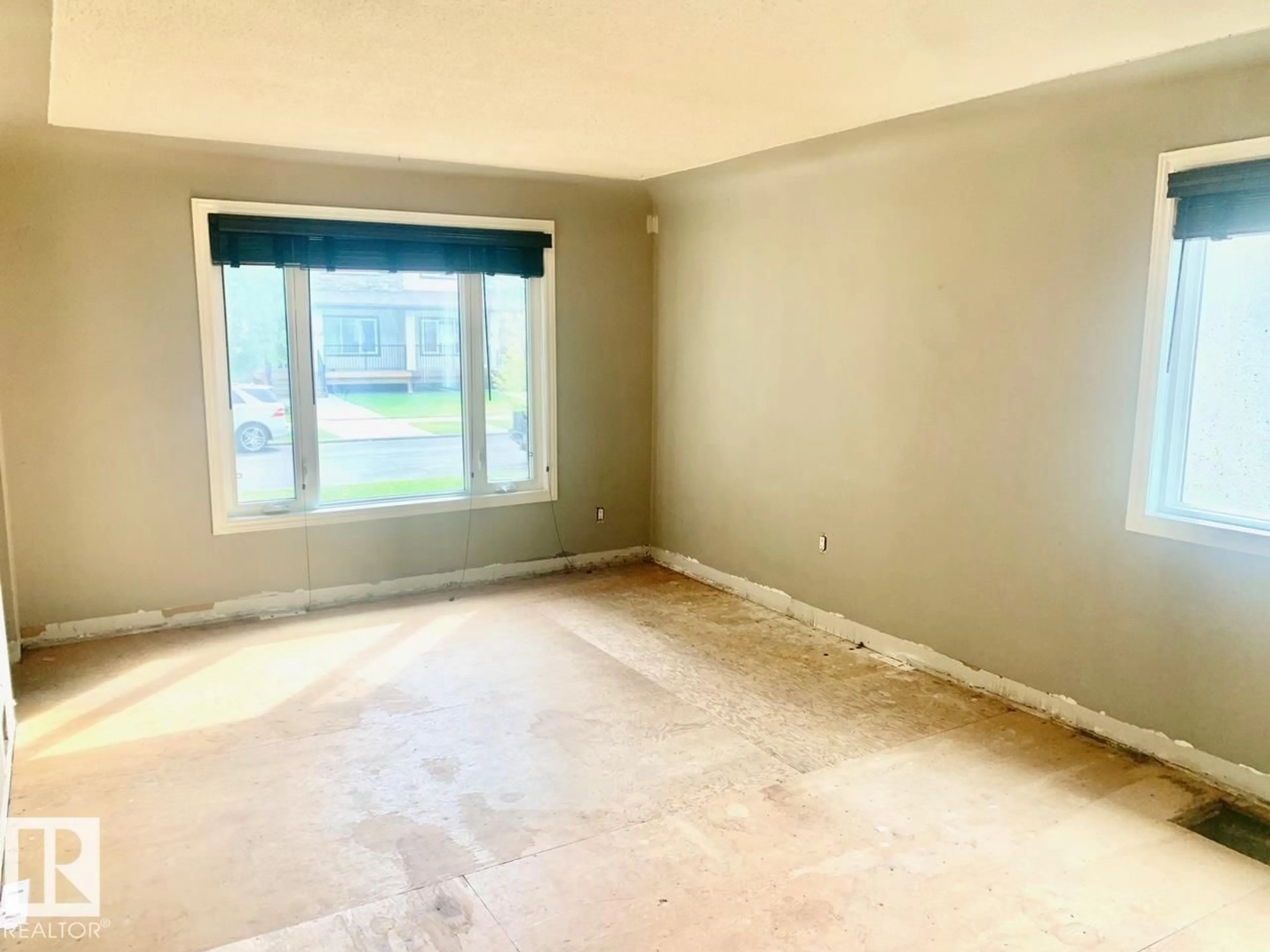 A pic of a room for 12324 86 ST, Edmonton Alberta T5B3L2